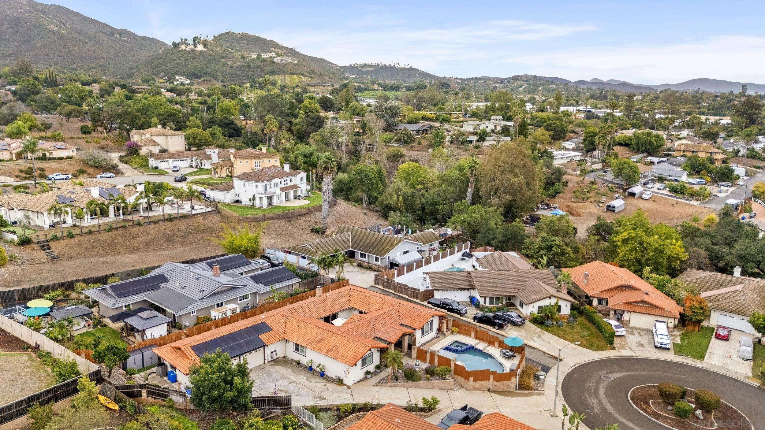 https://cdn.realtyfeed.com/cdn/127/250043698/2545ec55430206d1695d325672c79df4.webp