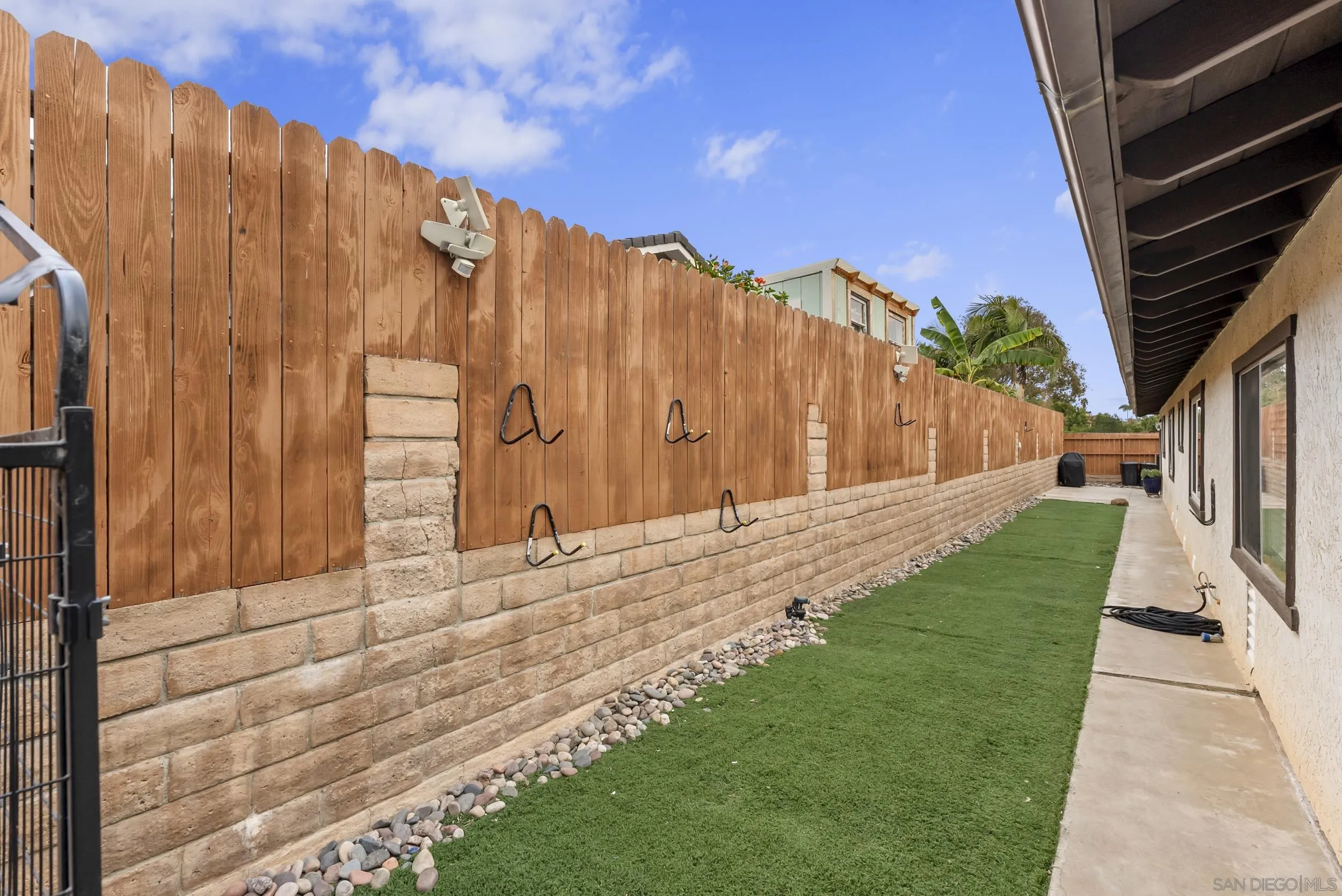 https://cdn.realtyfeed.com/cdn/127/250043698/9adcf9a5901e0fa42c4de920733273f8.webp