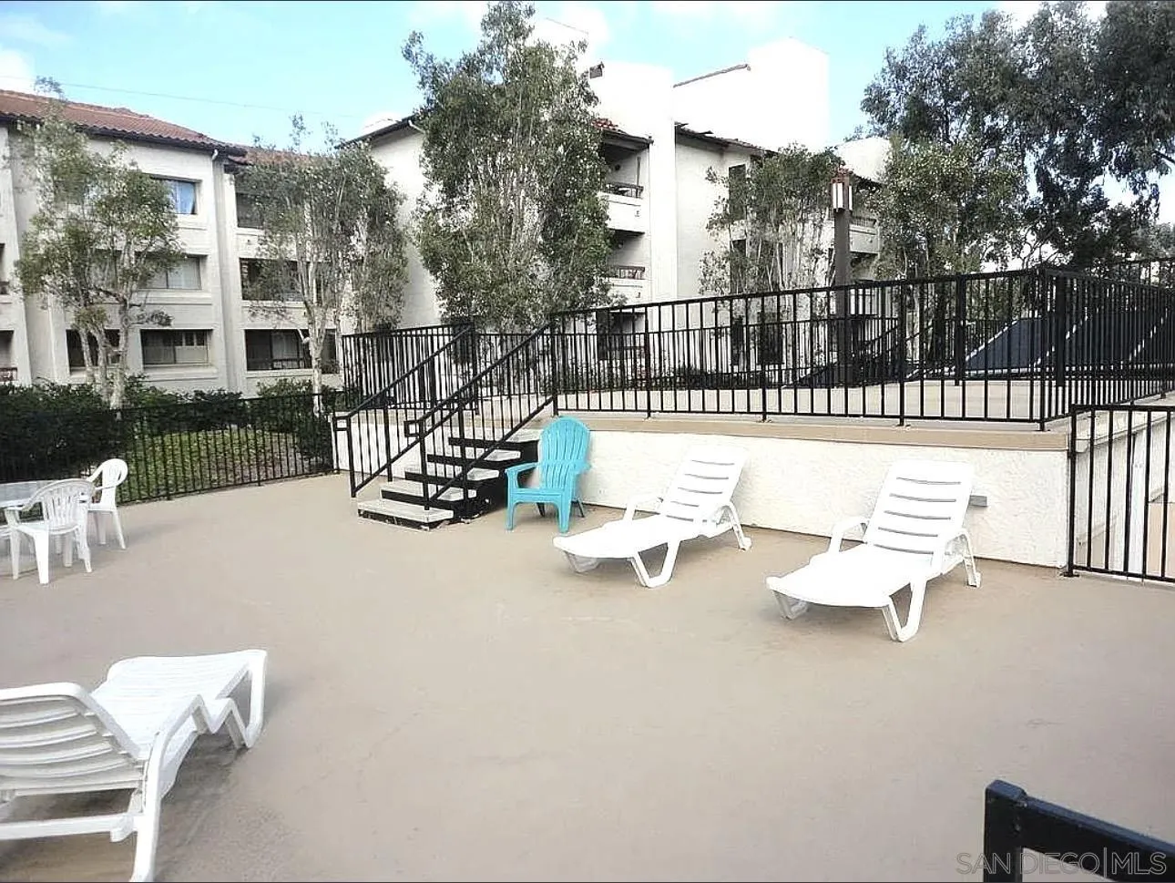 https://cdn.realtyfeed.com/cdn/127/250043713/38385417f87d7be32698a74290efd909.webp