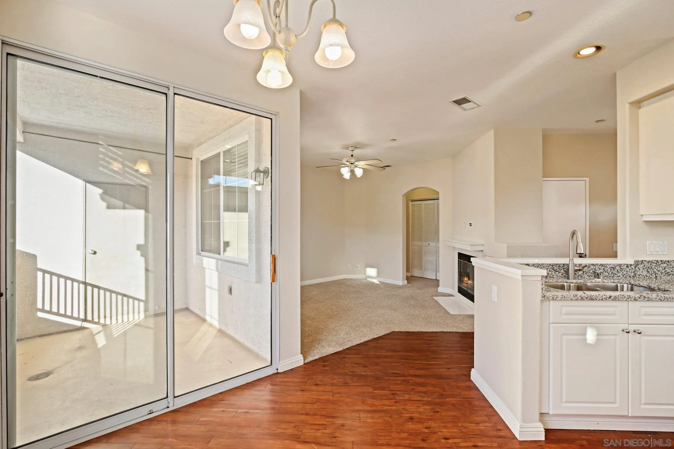 https://cdn.realtyfeed.com/cdn/127/250043717/33775865eb87c907185d72faf305e202.webp