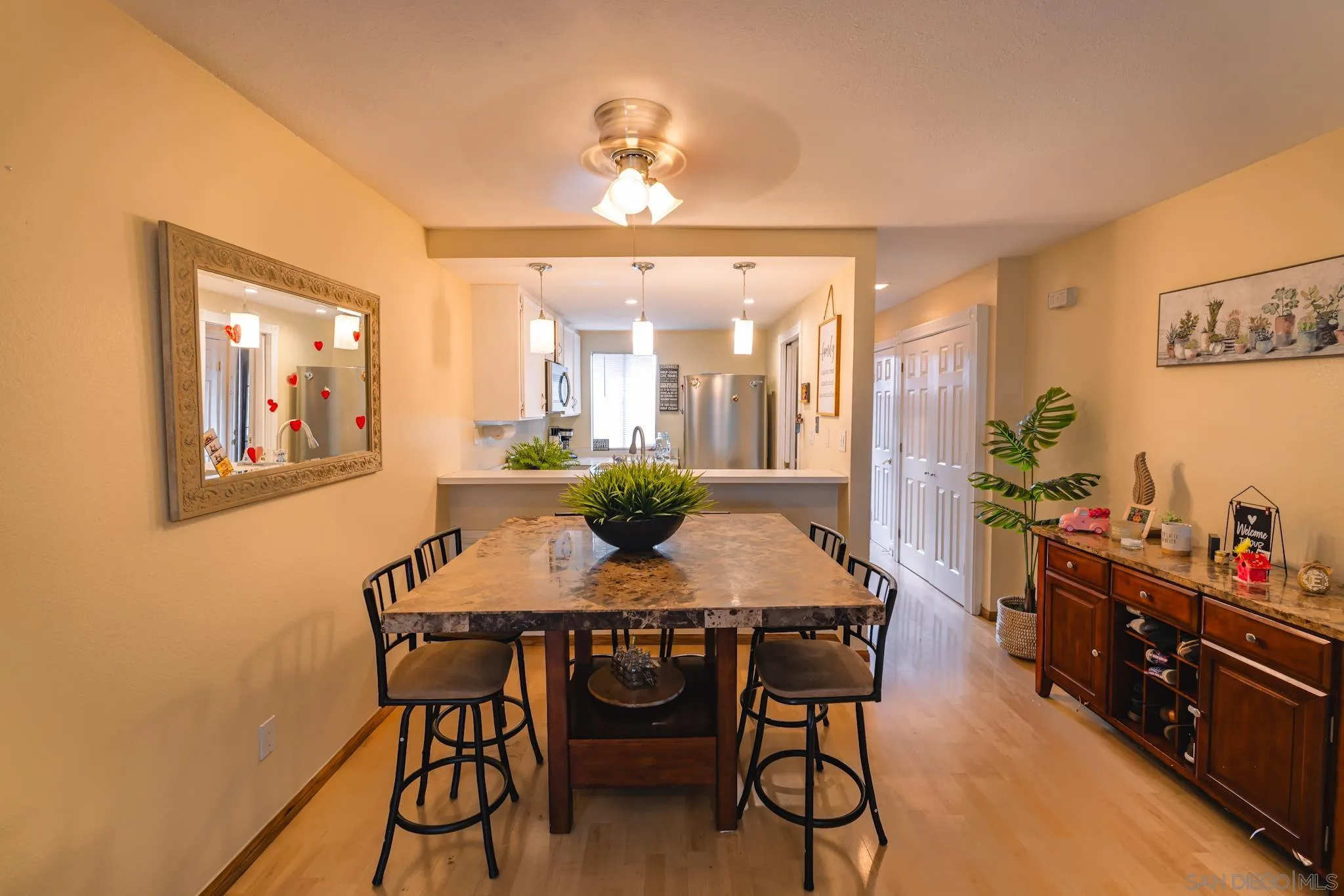 https://cdn.realtyfeed.com/cdn/127/250043718/17a9140fa73196265643fba51feb3807.webp
