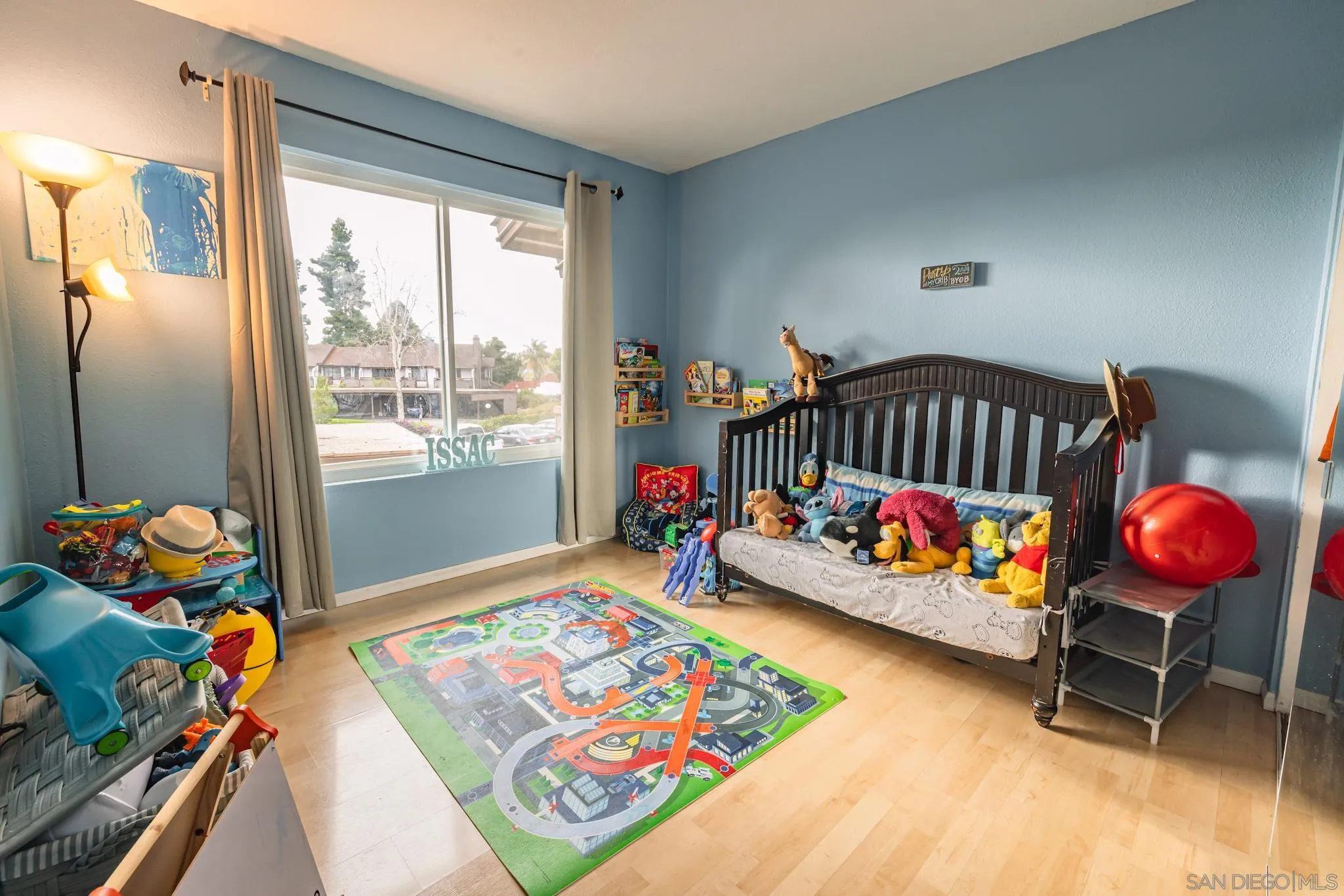 https://cdn.realtyfeed.com/cdn/127/250043718/ef6ad107539e065727576b8d7e7f665d.webp