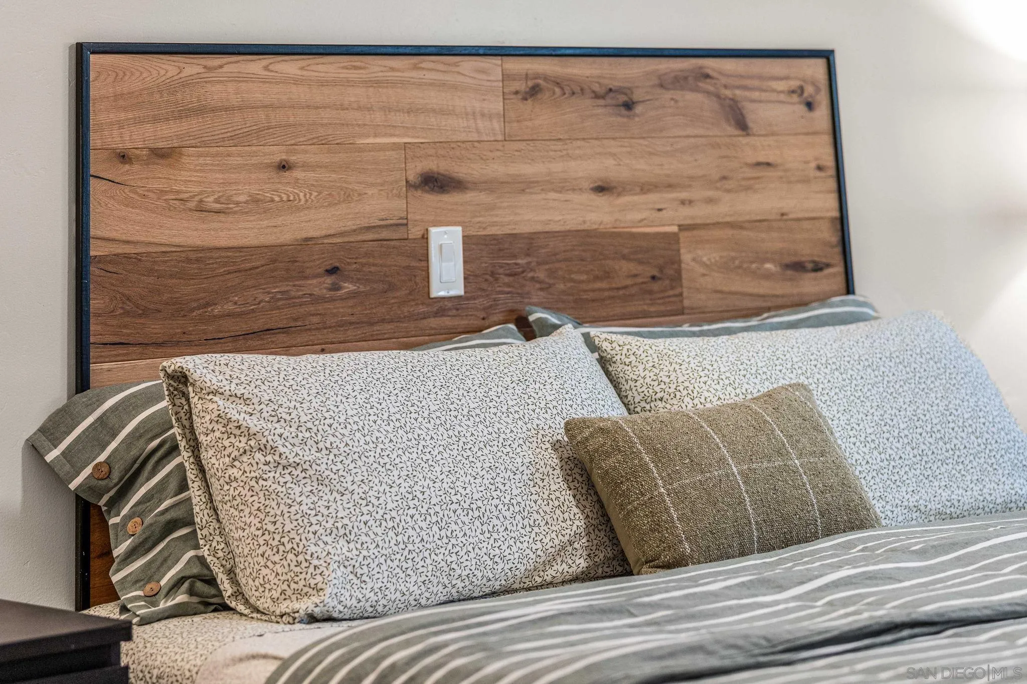 https://cdn.realtyfeed.com/cdn/127/250043724/10d1abaa244fe888592d5fcabc555569.webp