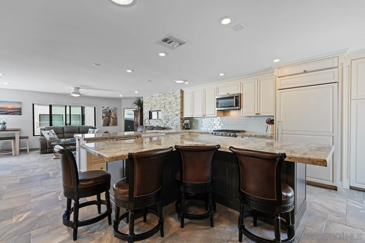 https://cdn.realtyfeed.com/cdn/127/250043728/263882375439e4b209d45b6b6208ca09.webp