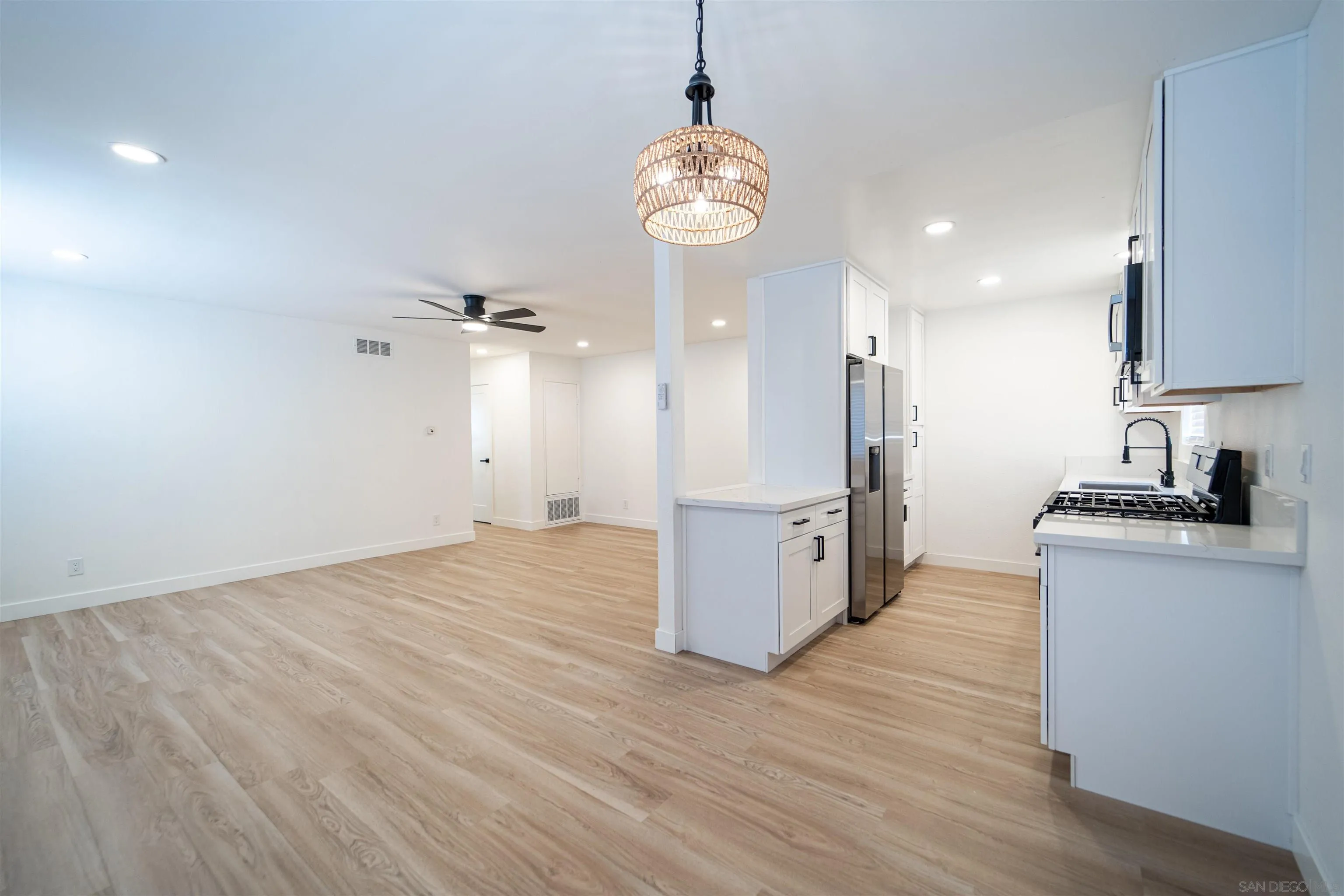 https://cdn.realtyfeed.com/cdn/127/250043736/58766f6efc2e8710e8127e2577bd756f.webp