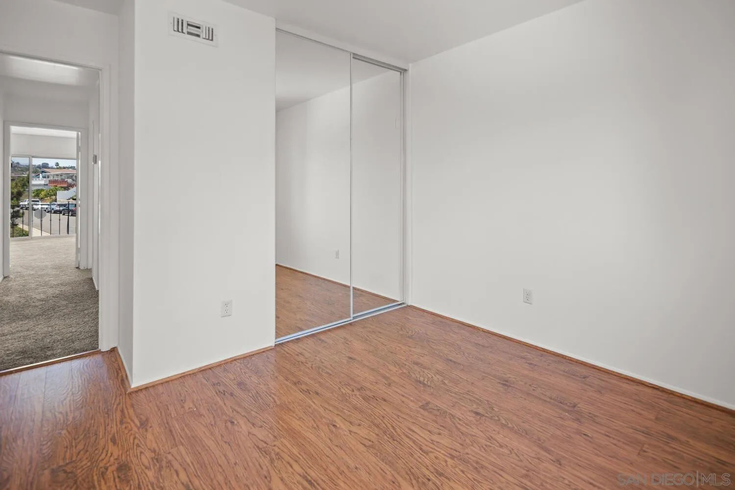 https://cdn.realtyfeed.com/cdn/127/250043737/5b5120801ddfce4194e92226a4680e80.webp
