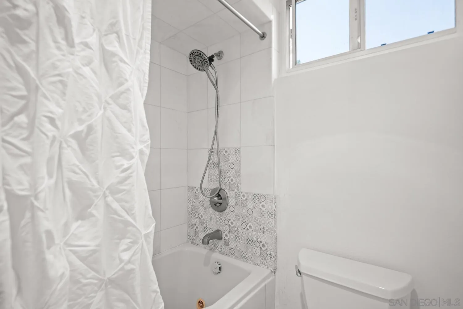 https://cdn.realtyfeed.com/cdn/127/250043737/63873456e1c6f6dcc9874130b9f6504a.webp