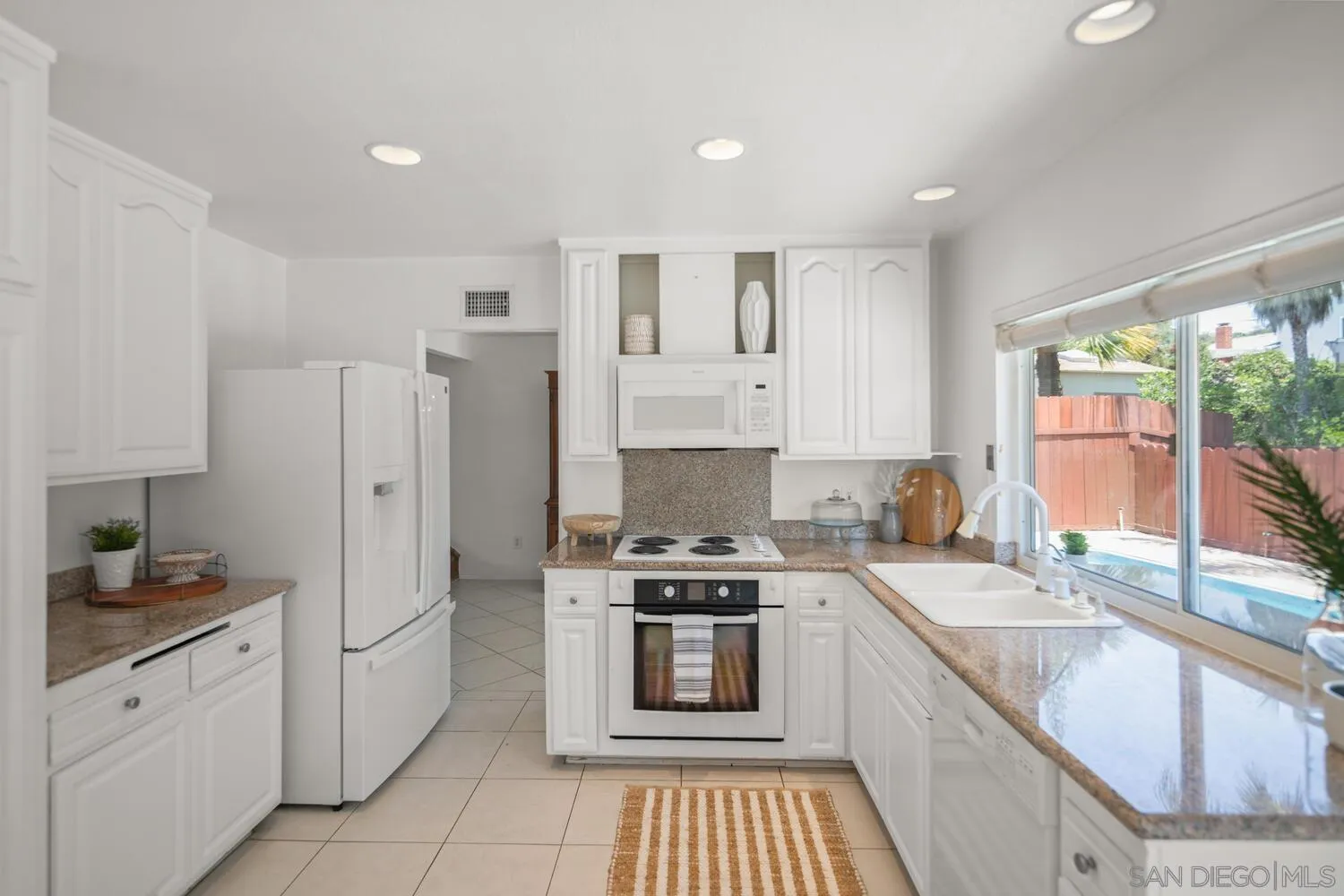 https://cdn.realtyfeed.com/cdn/127/250043737/68040d568b2896bc7f62741e56ae8756.webp