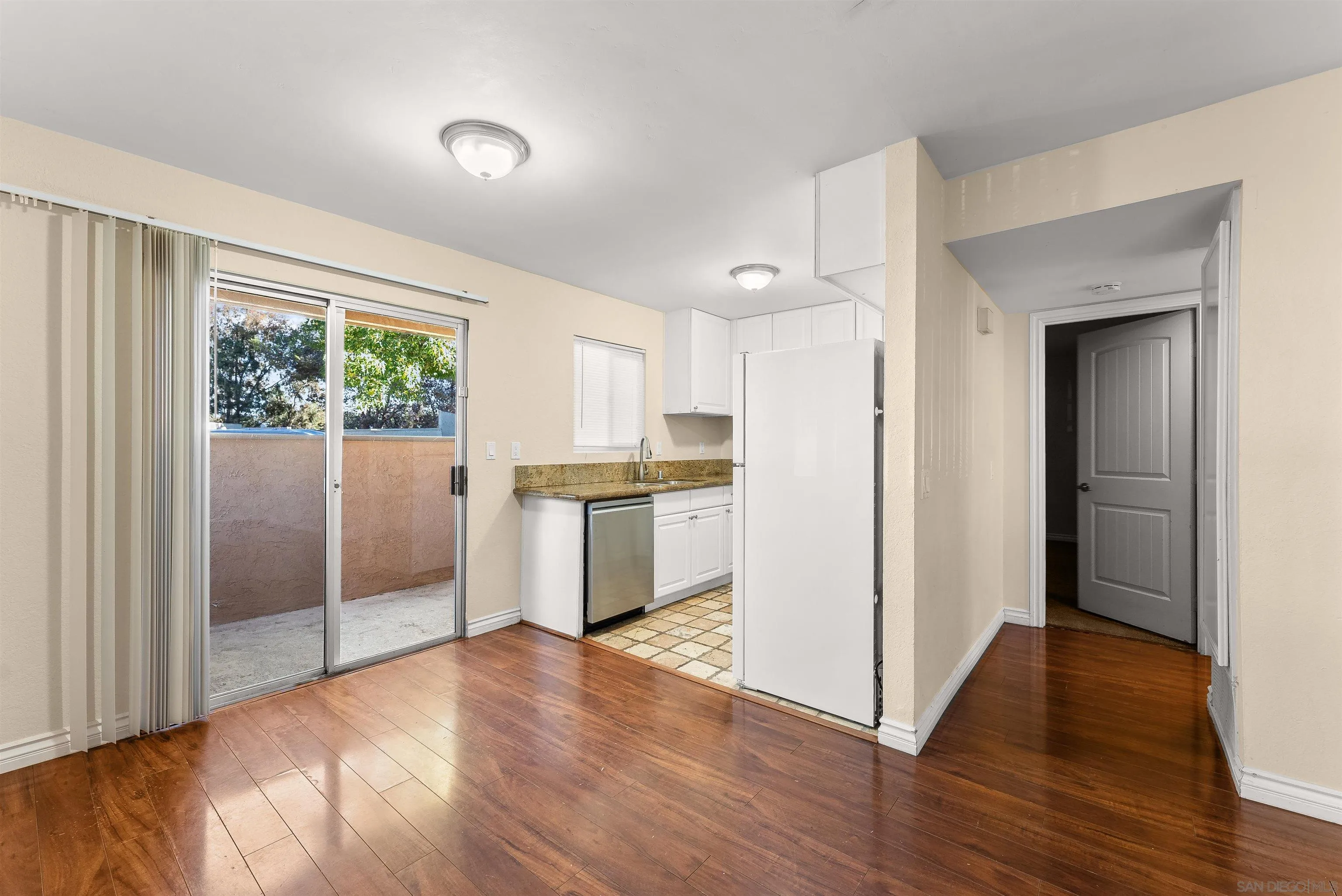https://cdn.realtyfeed.com/cdn/127/250043741/f3f89c24b834c565f59947a11815b1b5.webp