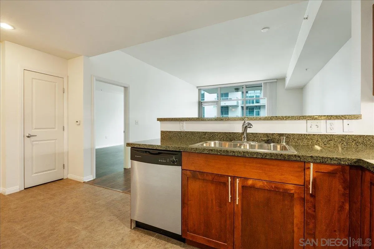 https://cdn.realtyfeed.com/cdn/127/250043749/cf9d5326d754566586fd63830ad7e411.webp