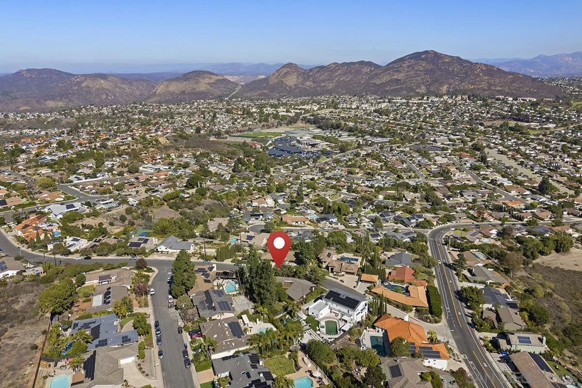 https://cdn.realtyfeed.com/cdn/127/250043754/8646314f5130d2d2cca96657c64300d6.webp