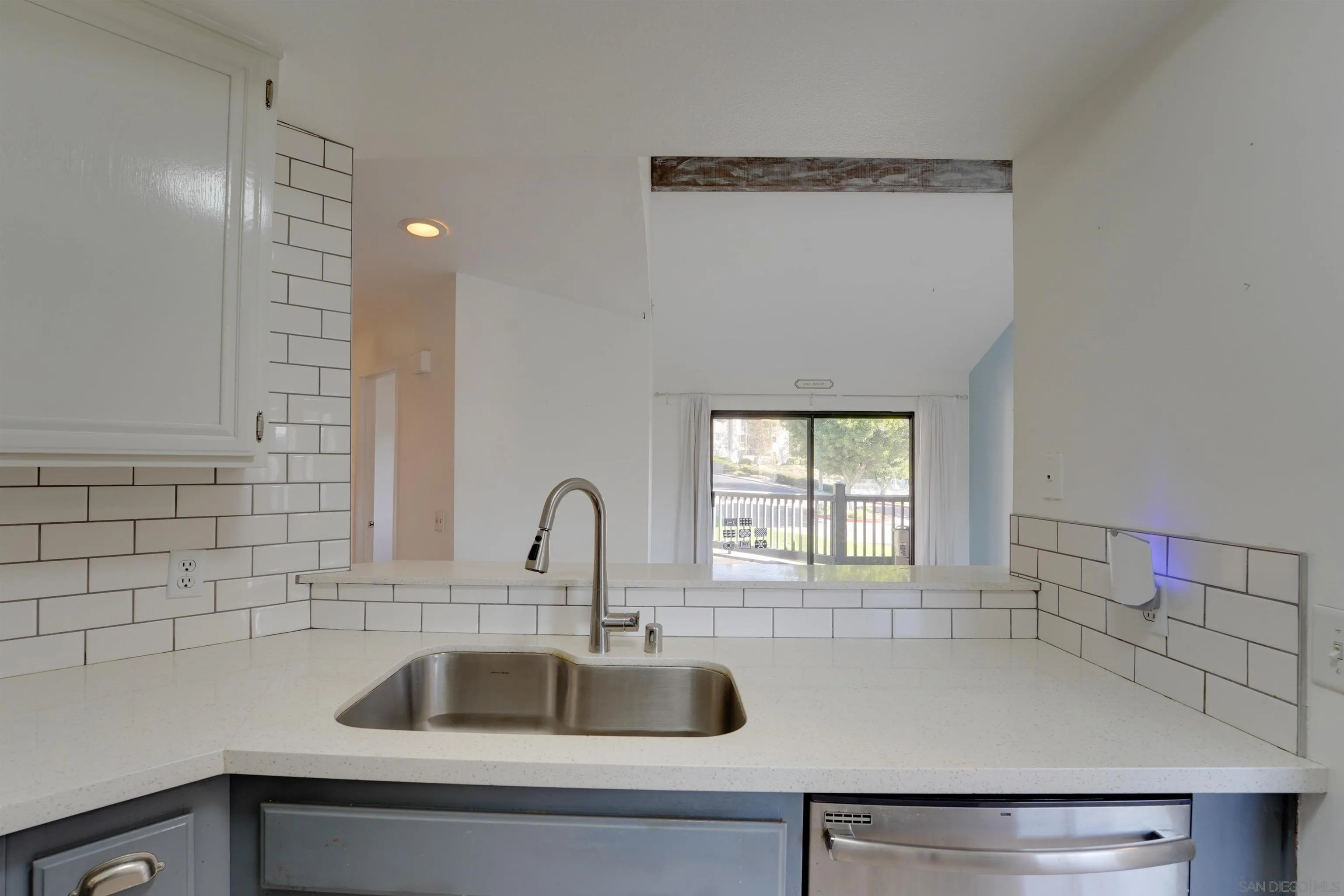 https://cdn.realtyfeed.com/cdn/127/250043769/26974b70dd125f141e43498f2ae5af75.webp