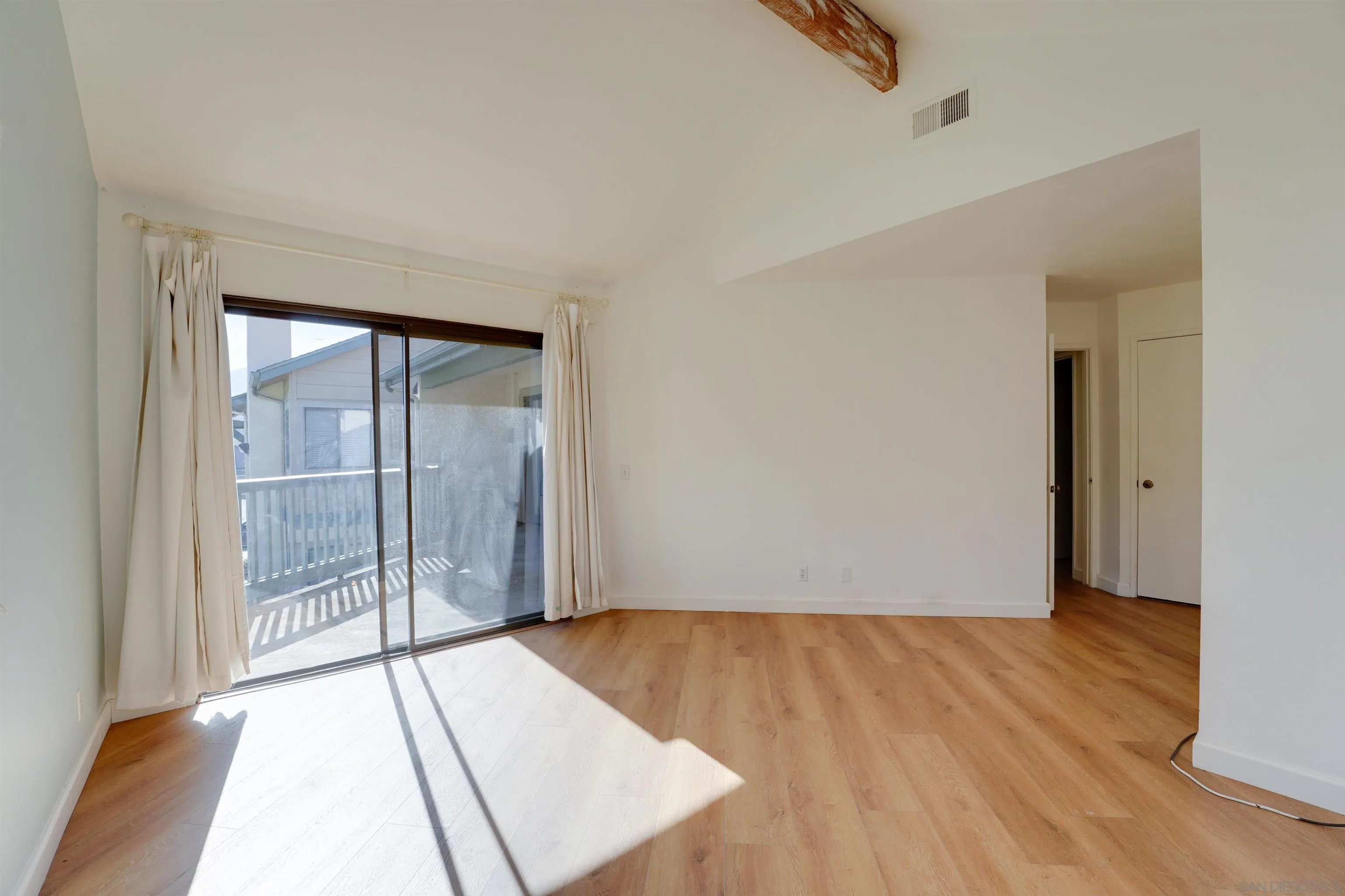 https://cdn.realtyfeed.com/cdn/127/250043769/353290db0357ac6be6f0919784719939.webp