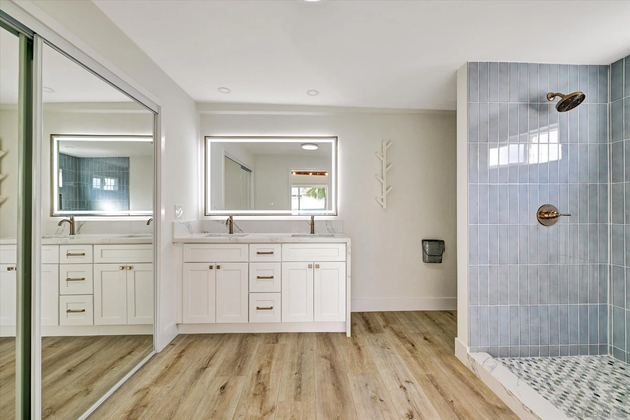 https://cdn.realtyfeed.com/cdn/127/250043770/616bc173a0c5fb468ab14889650cdd6b.webp