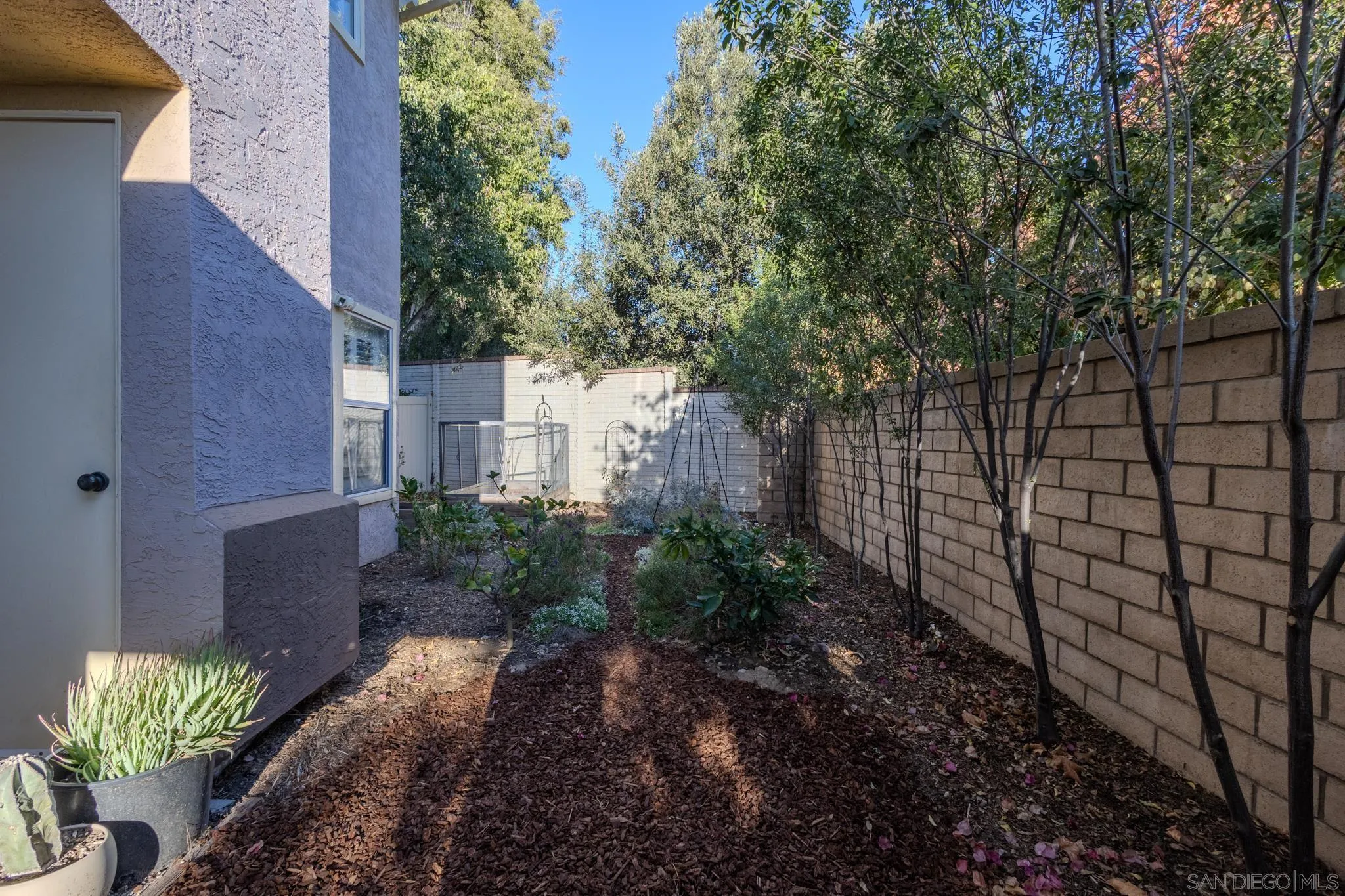 https://cdn.realtyfeed.com/cdn/127/250043777/195f66685d081aeb7dd92445b94978e8.webp