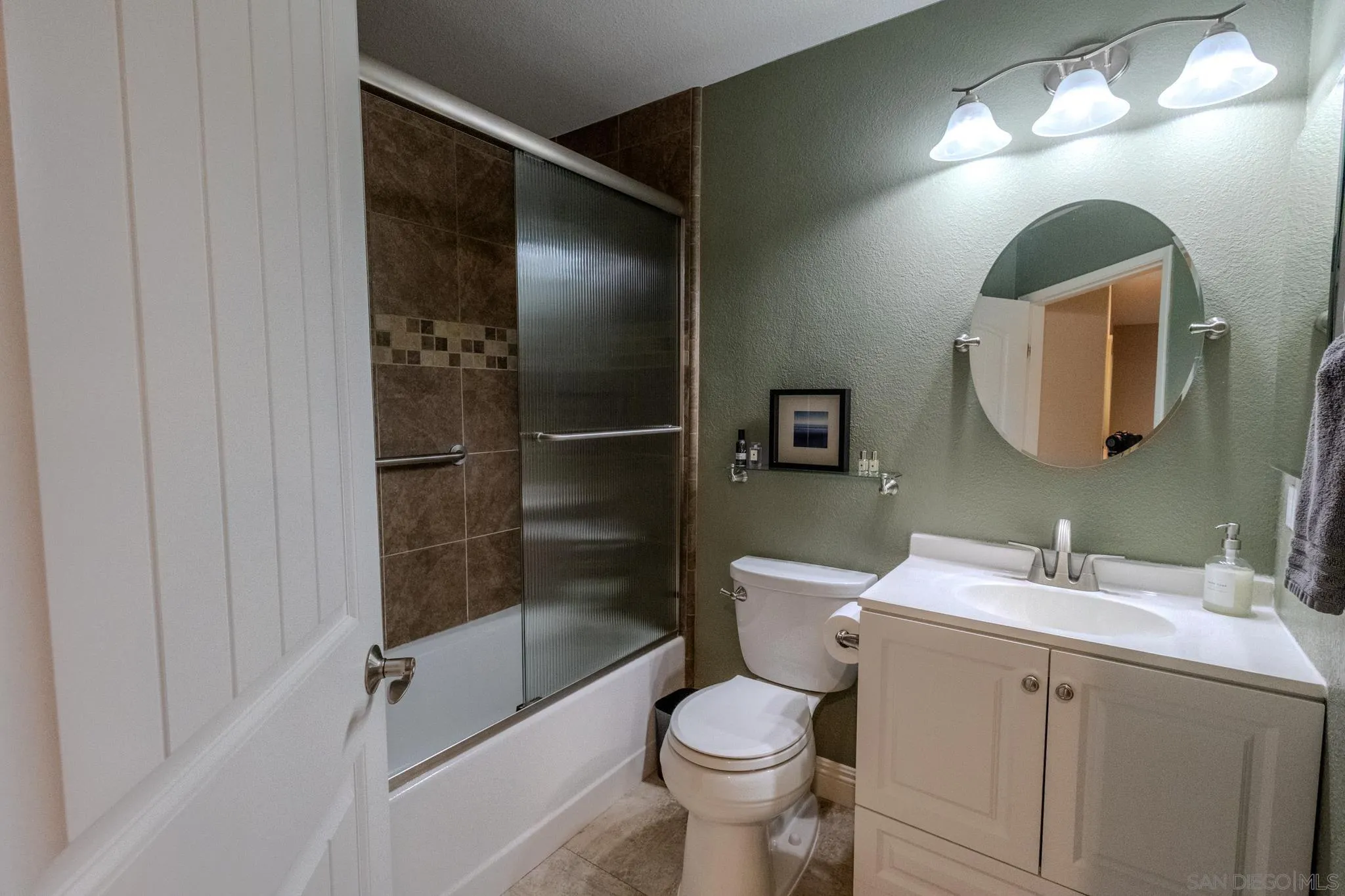 https://cdn.realtyfeed.com/cdn/127/250043777/35422137a6425fed11262e33b26047fc.webp