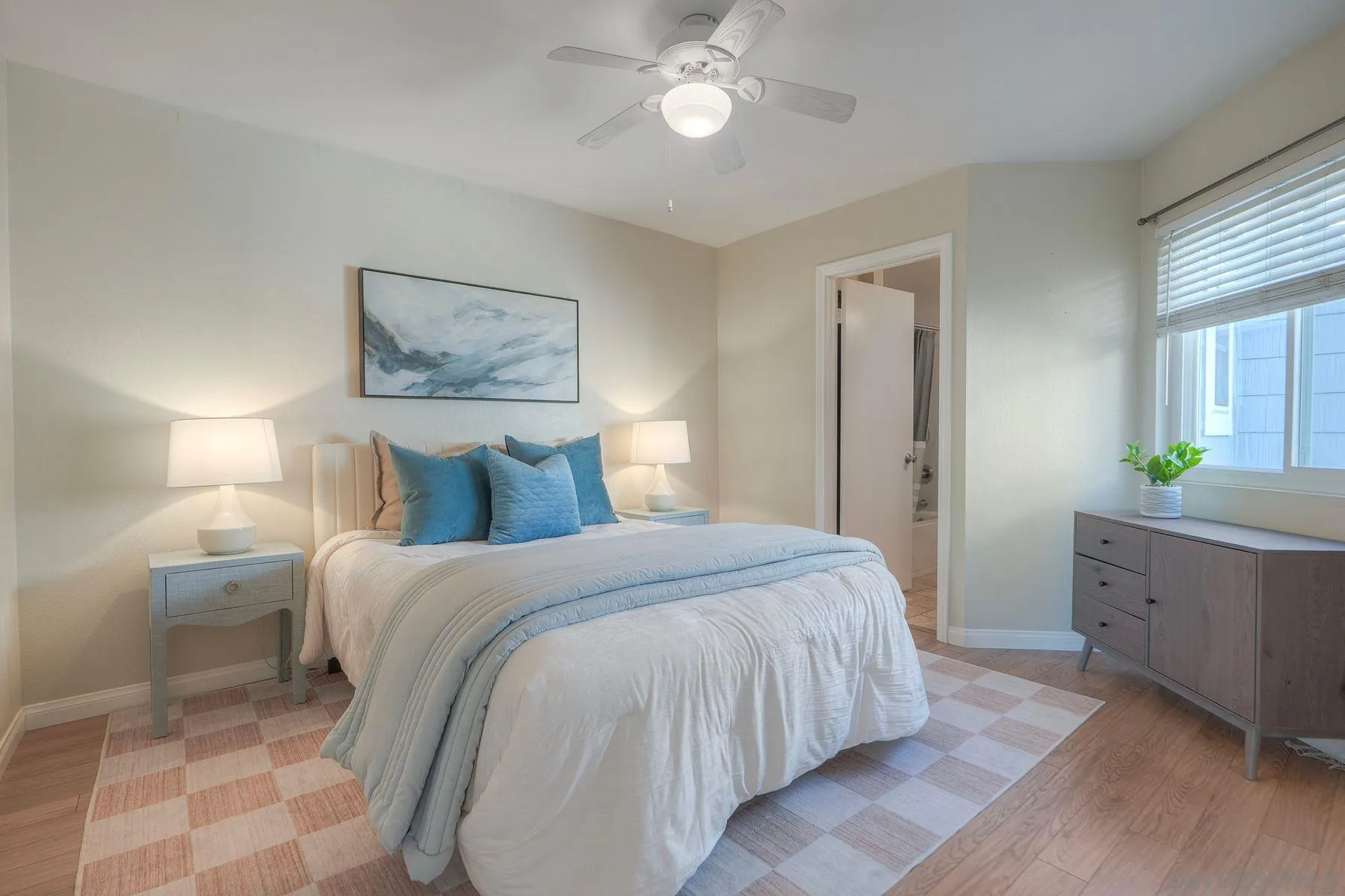 https://cdn.realtyfeed.com/cdn/127/250043785/e43234901c925708b1263e24d348240c.webp