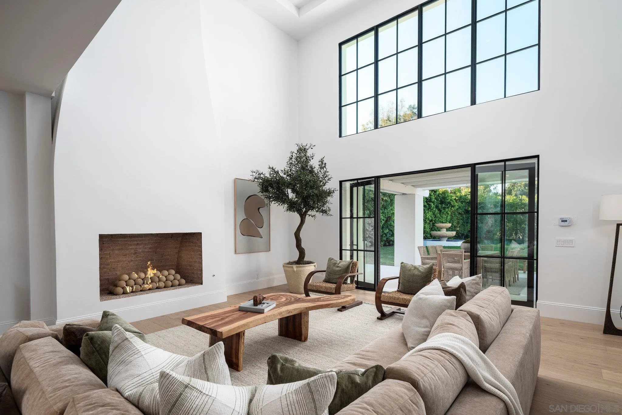 https://cdn.realtyfeed.com/cdn/127/250043790/68ac43bee0a8cfde026231605aca2233.webp
