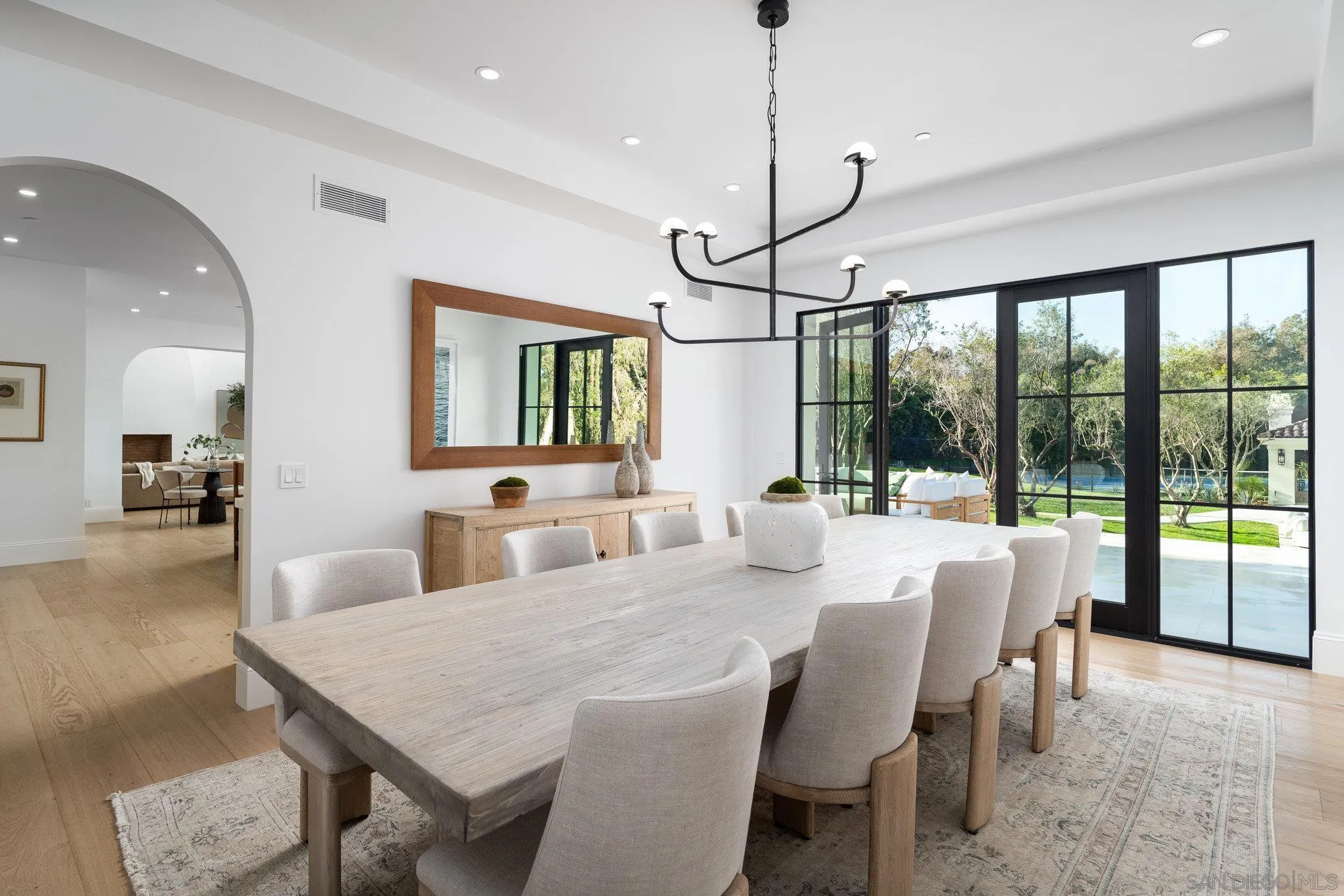 https://cdn.realtyfeed.com/cdn/127/250043790/e6abad3905327ab1429f569ad9b0bd98.webp