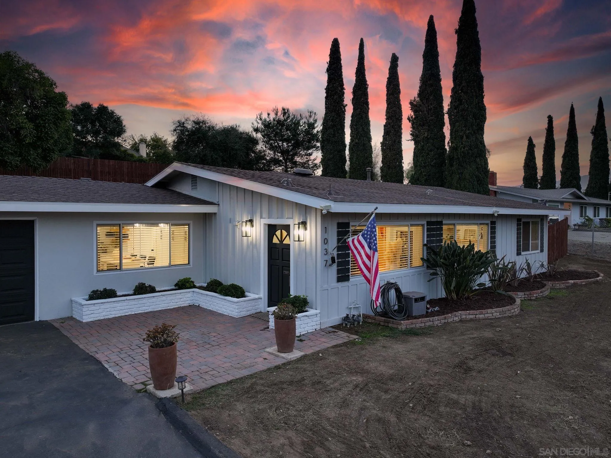 https://cdn.realtyfeed.com/cdn/127/250043792/1ef232eed972503507003467e40aca70.webp