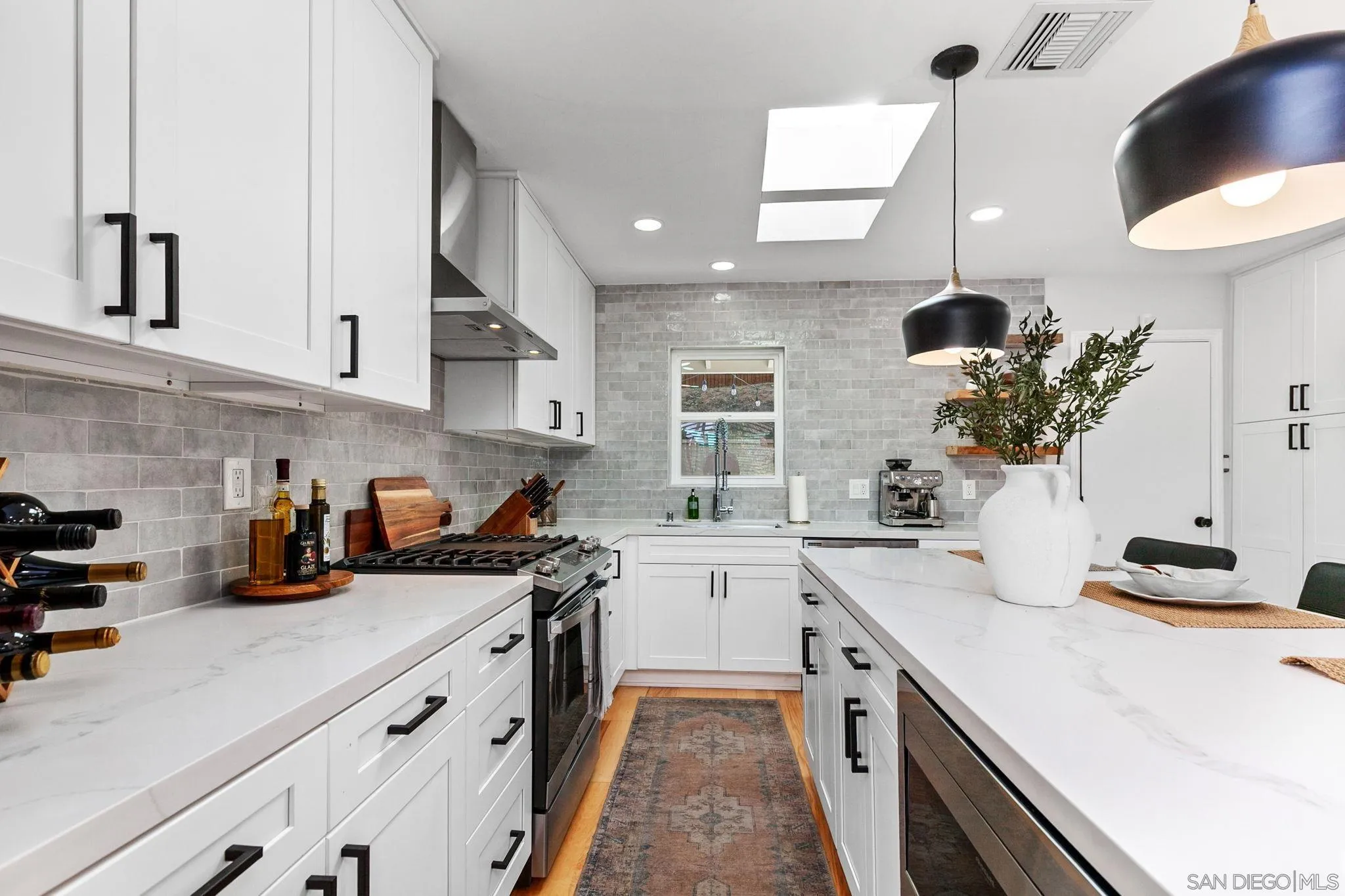 https://cdn.realtyfeed.com/cdn/127/250043792/284caf71caee41672e3b07a8c1d163c4.webp