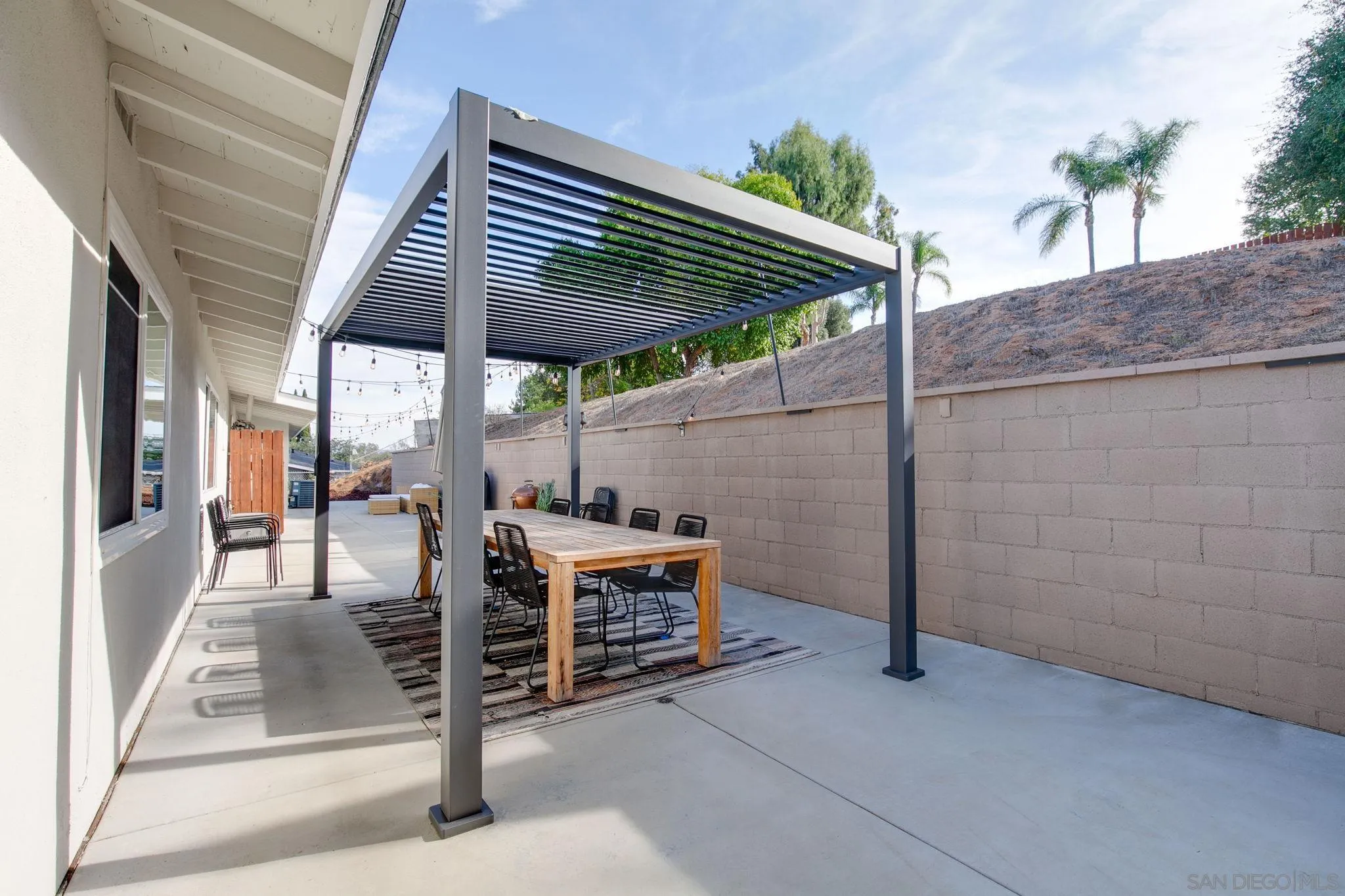 https://cdn.realtyfeed.com/cdn/127/250043792/c30fed36ab22059d4f26311f7877c009.webp