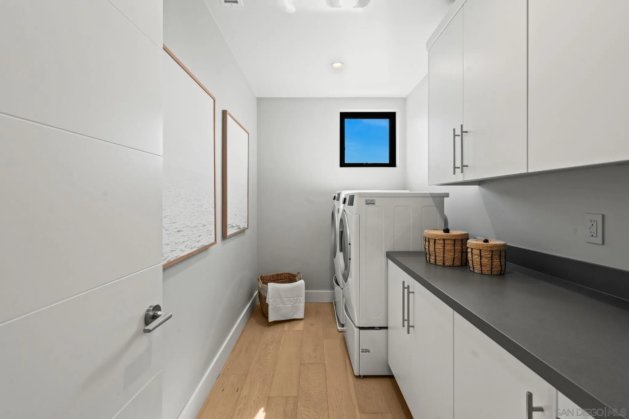 https://cdn.realtyfeed.com/cdn/127/250043797/57c4def237625e2309cb029bc0672c8d.webp