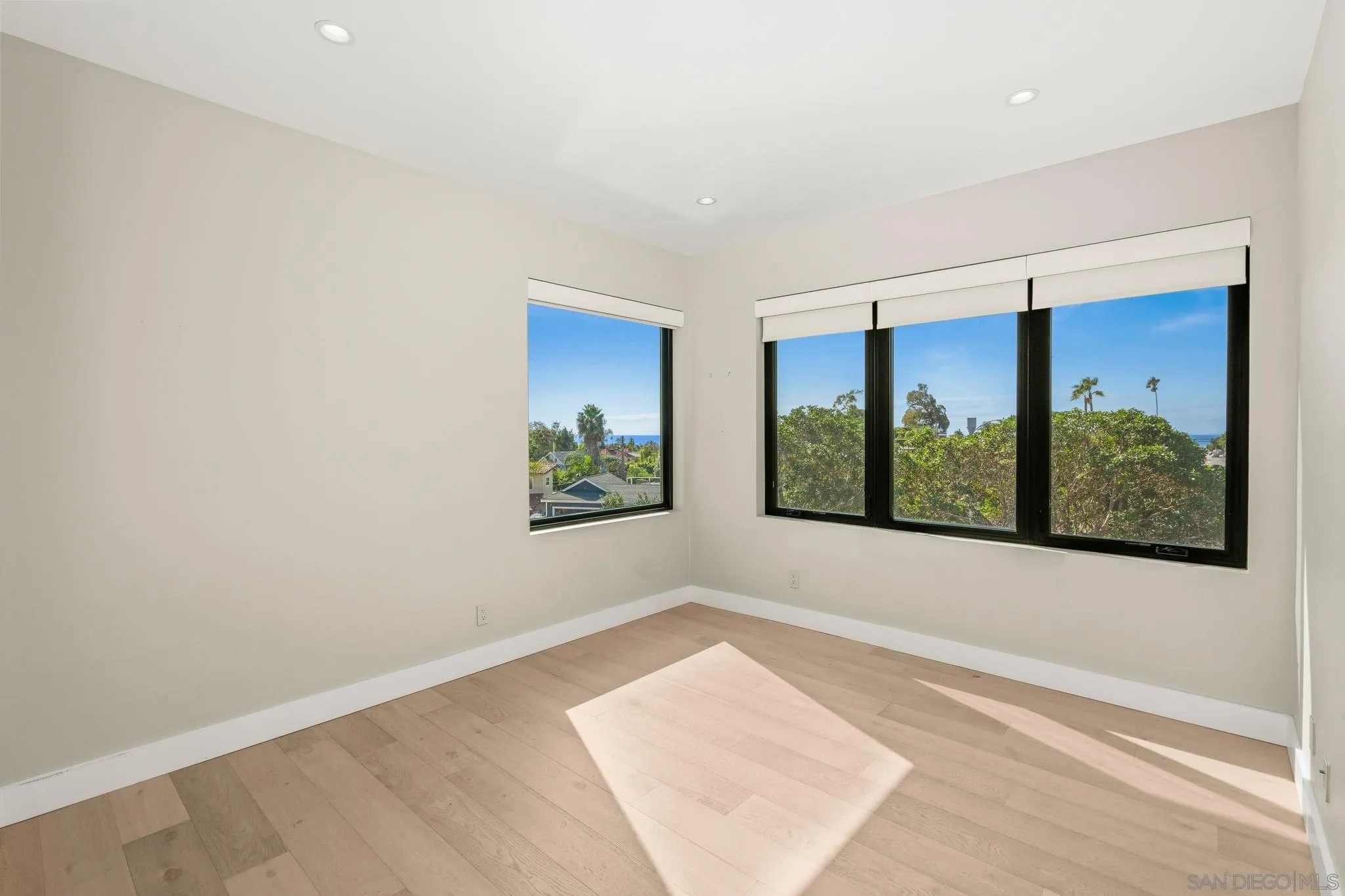 https://cdn.realtyfeed.com/cdn/127/250043797/defaae9e41934c0b6751de23705649c5.webp
