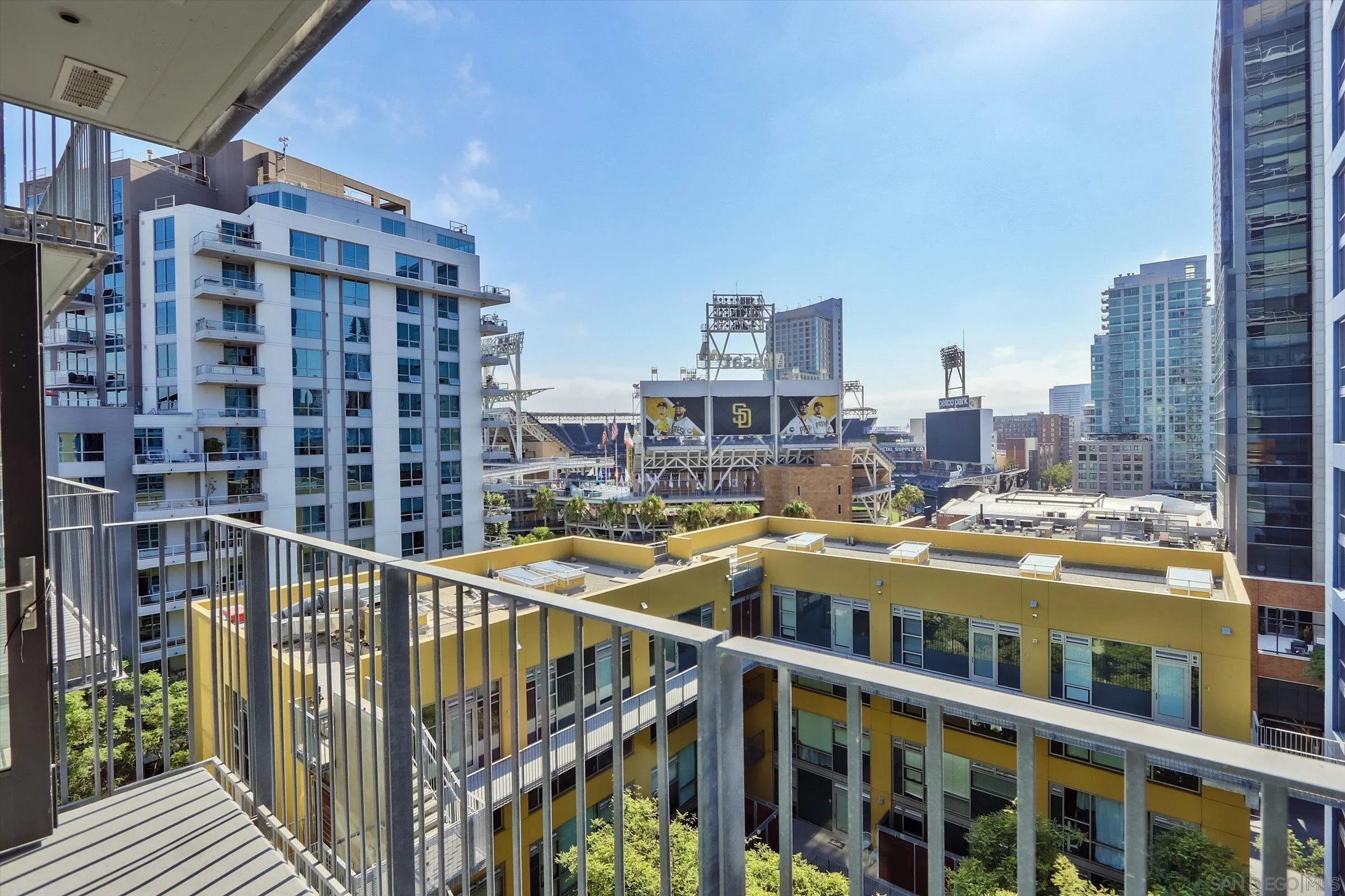 https://cdn.realtyfeed.com/cdn/127/250043799/b976ae058edd49f6fc1588d6c973a123.webp