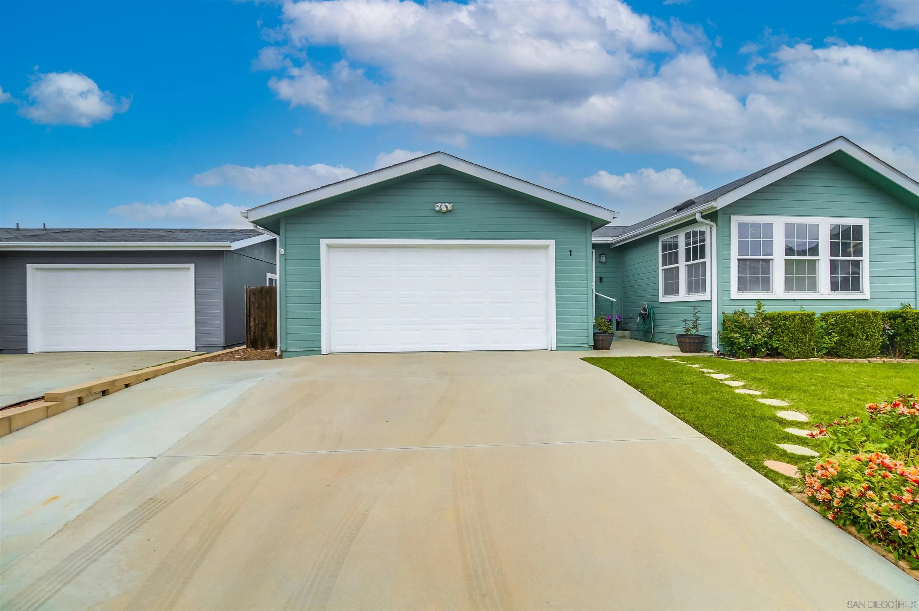 https://cdn.realtyfeed.com/cdn/127/250043804/e6256be60a514629569e115de75d5118.webp