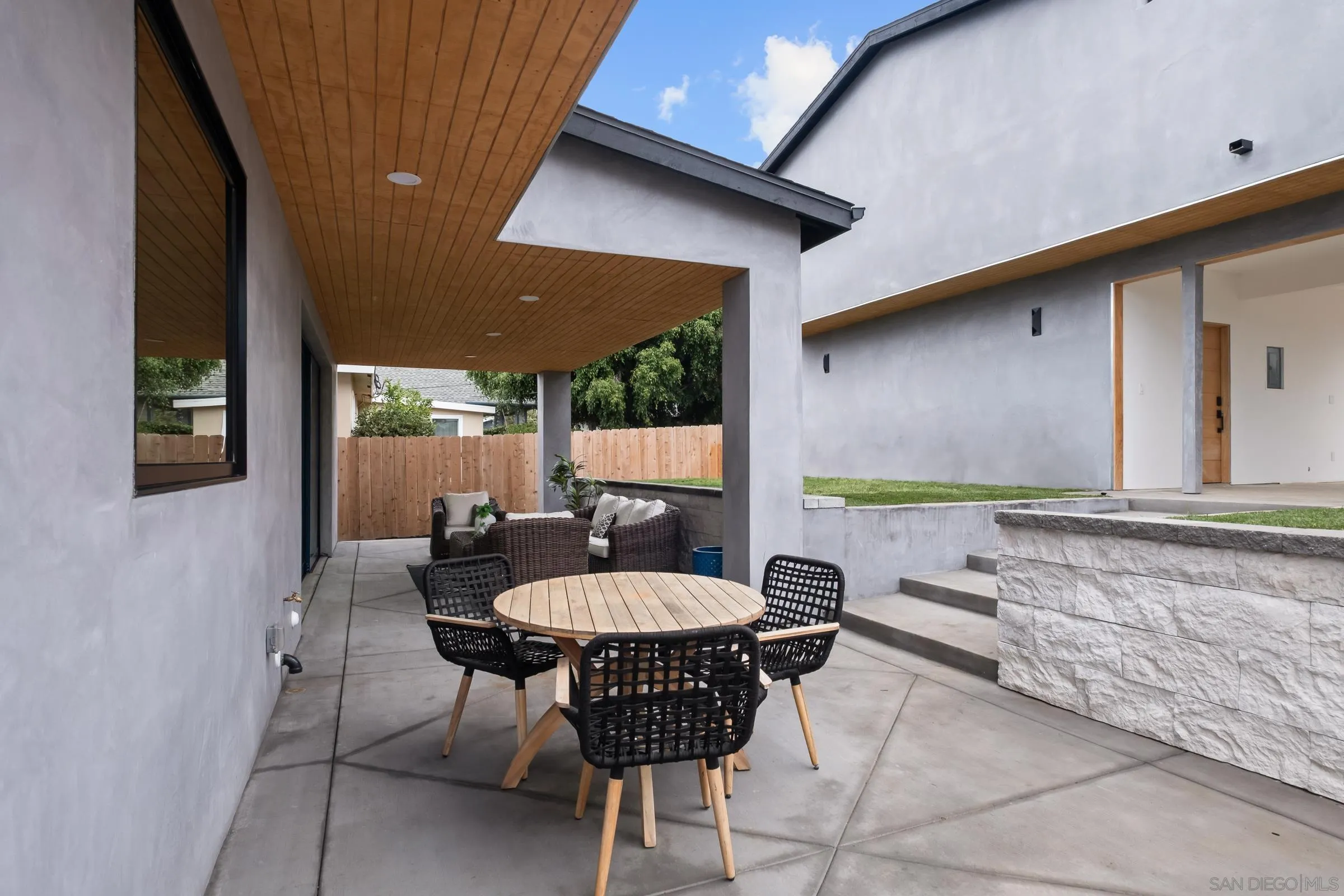 https://cdn.realtyfeed.com/cdn/127/250043816/f357694eaf11b430add735868d5a452f.webp