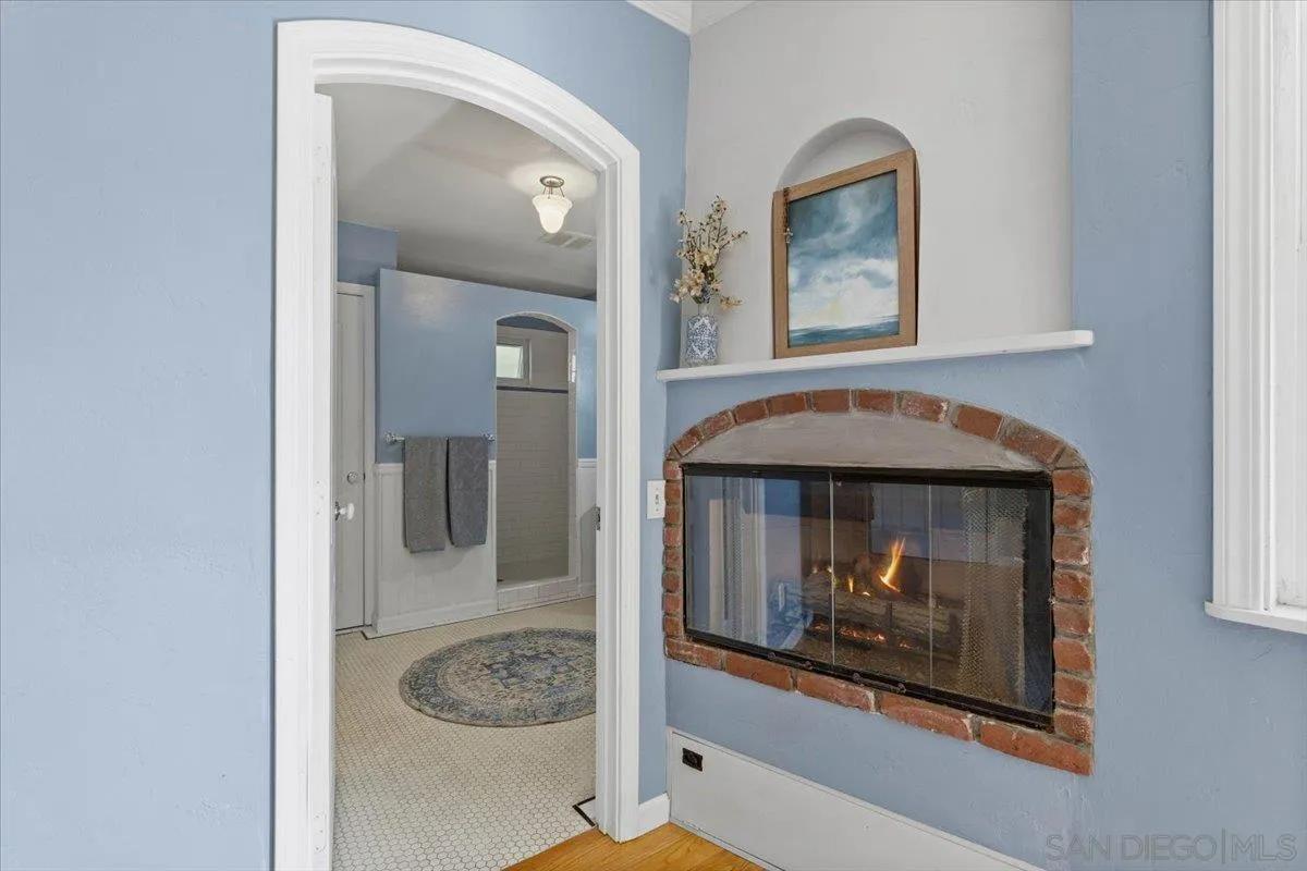 https://cdn.realtyfeed.com/cdn/127/250043825/1214d194730b2406f05733be8132b2f6.webp