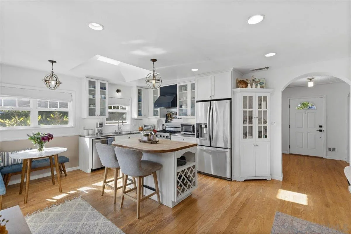 https://cdn.realtyfeed.com/cdn/127/250043825/6238001e8902d1955dce1622883da1d8.webp