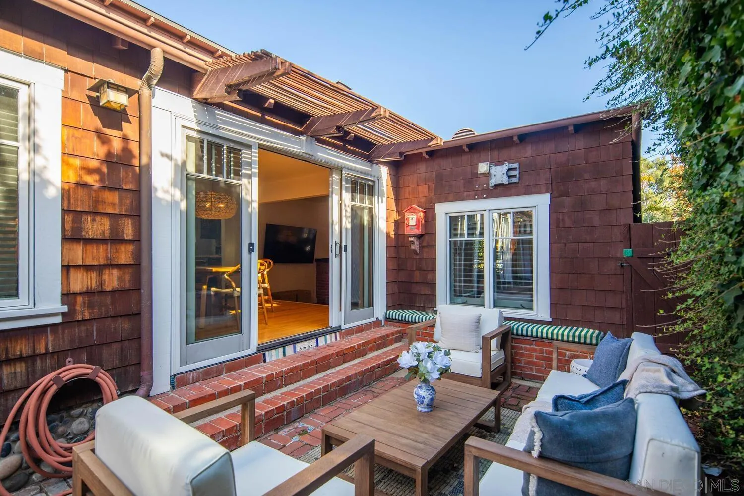 https://cdn.realtyfeed.com/cdn/127/250043838/9939b7cebe875908069e23c646df5933.webp