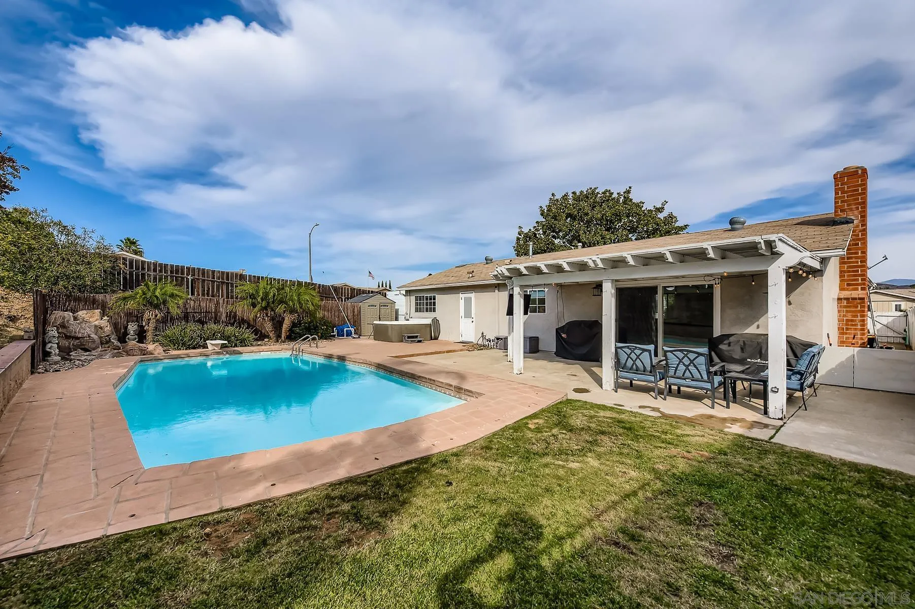 https://cdn.realtyfeed.com/cdn/127/250043920/789a086f54b9747fbd6d817b84405a45.webp