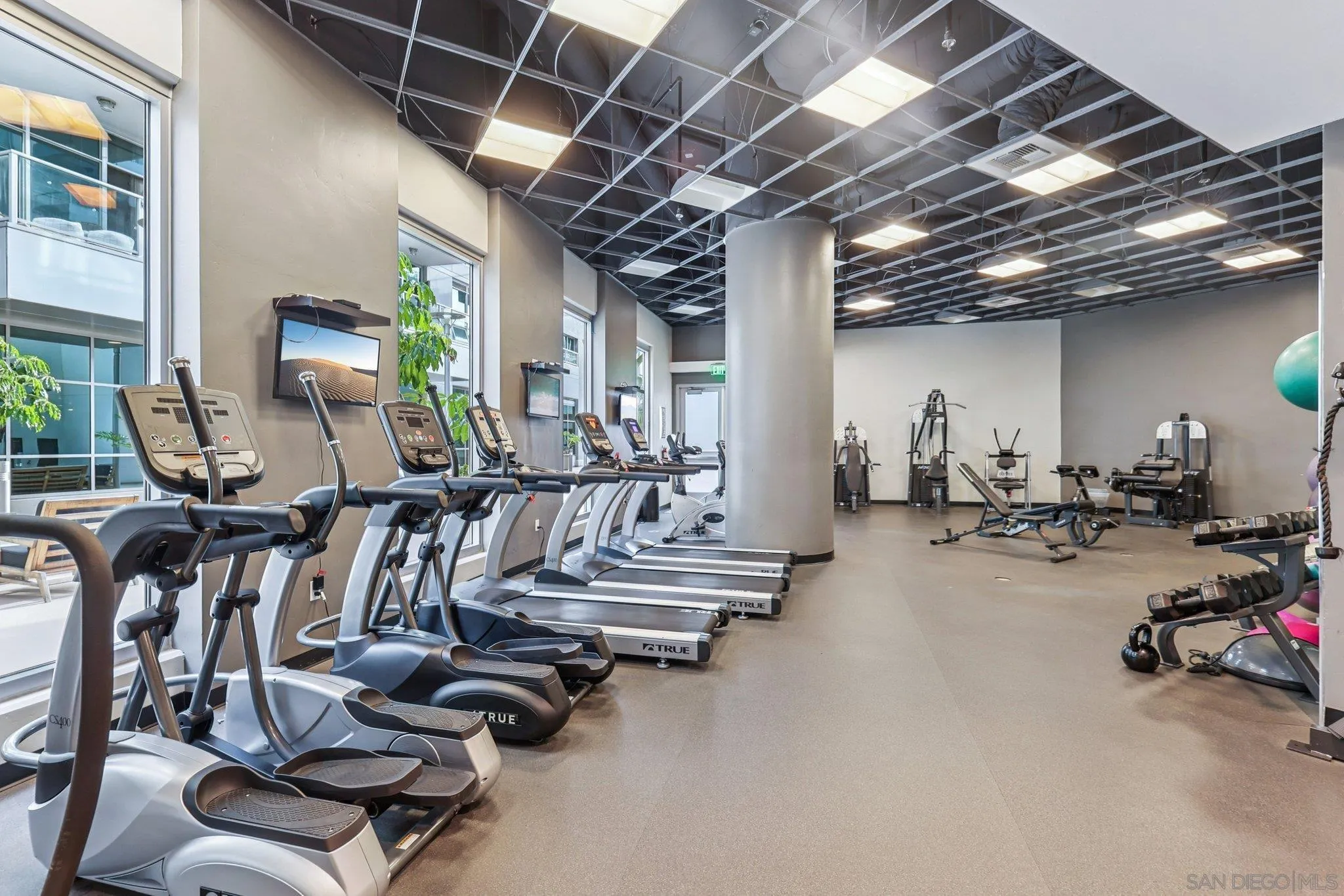 https://cdn.realtyfeed.com/cdn/127/250043935/0a76ddccfcc96e910125936160191a61.webp