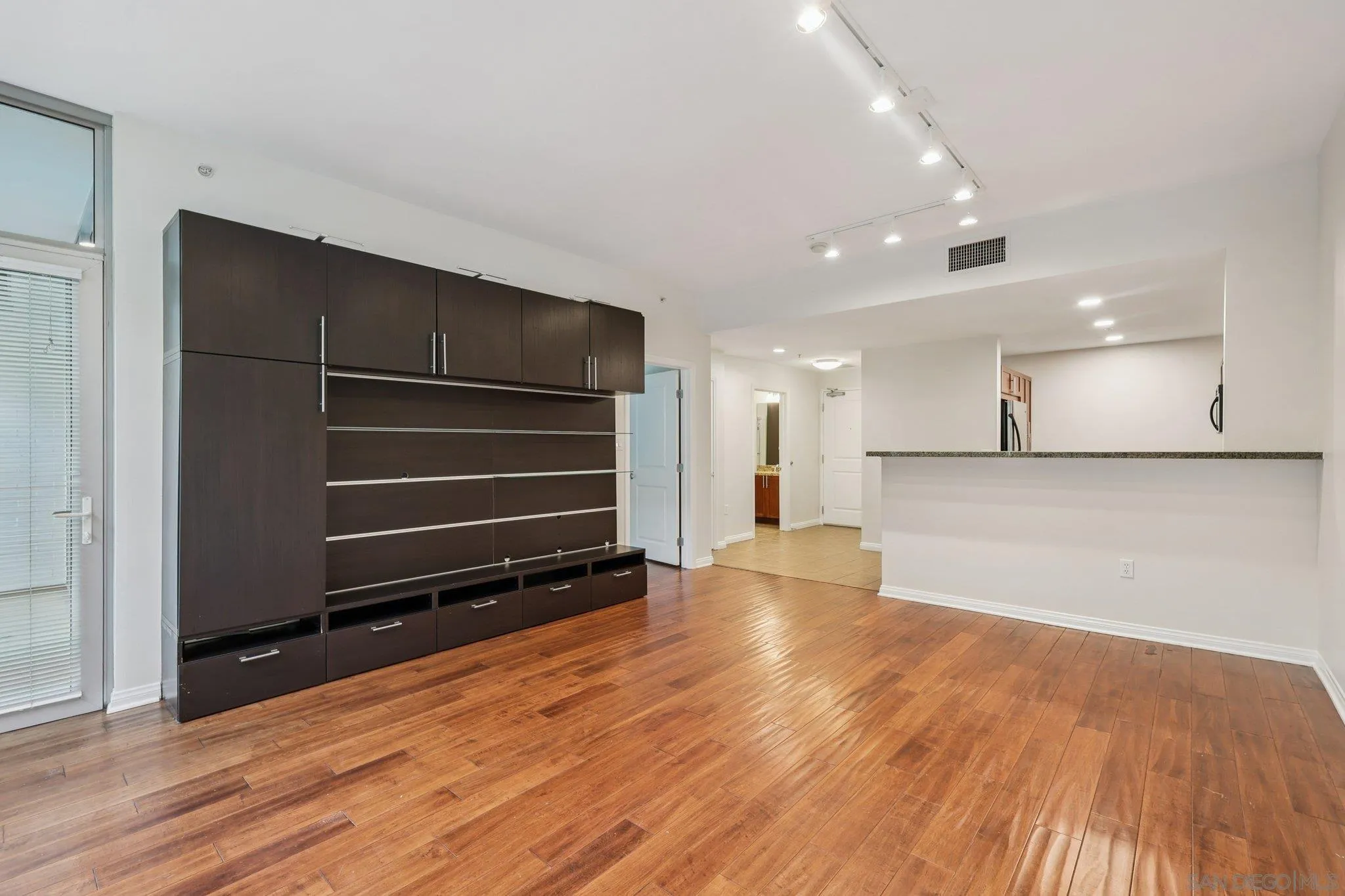 https://cdn.realtyfeed.com/cdn/127/250043935/407a9ed83ca075a7b112fa3e1365878b.webp