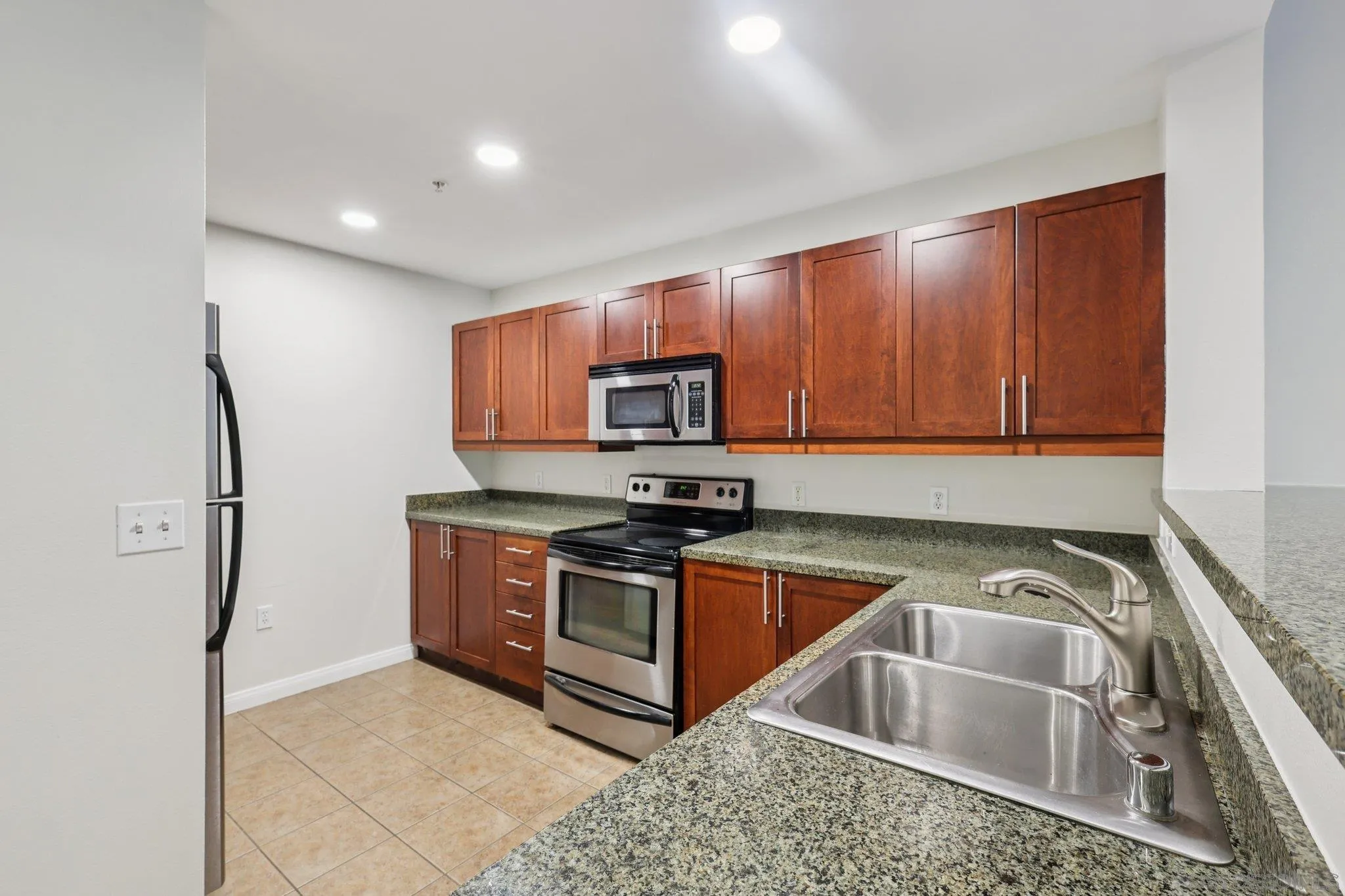 https://cdn.realtyfeed.com/cdn/127/250043935/ec92f21e642af5bb8082c124a5f87283.webp