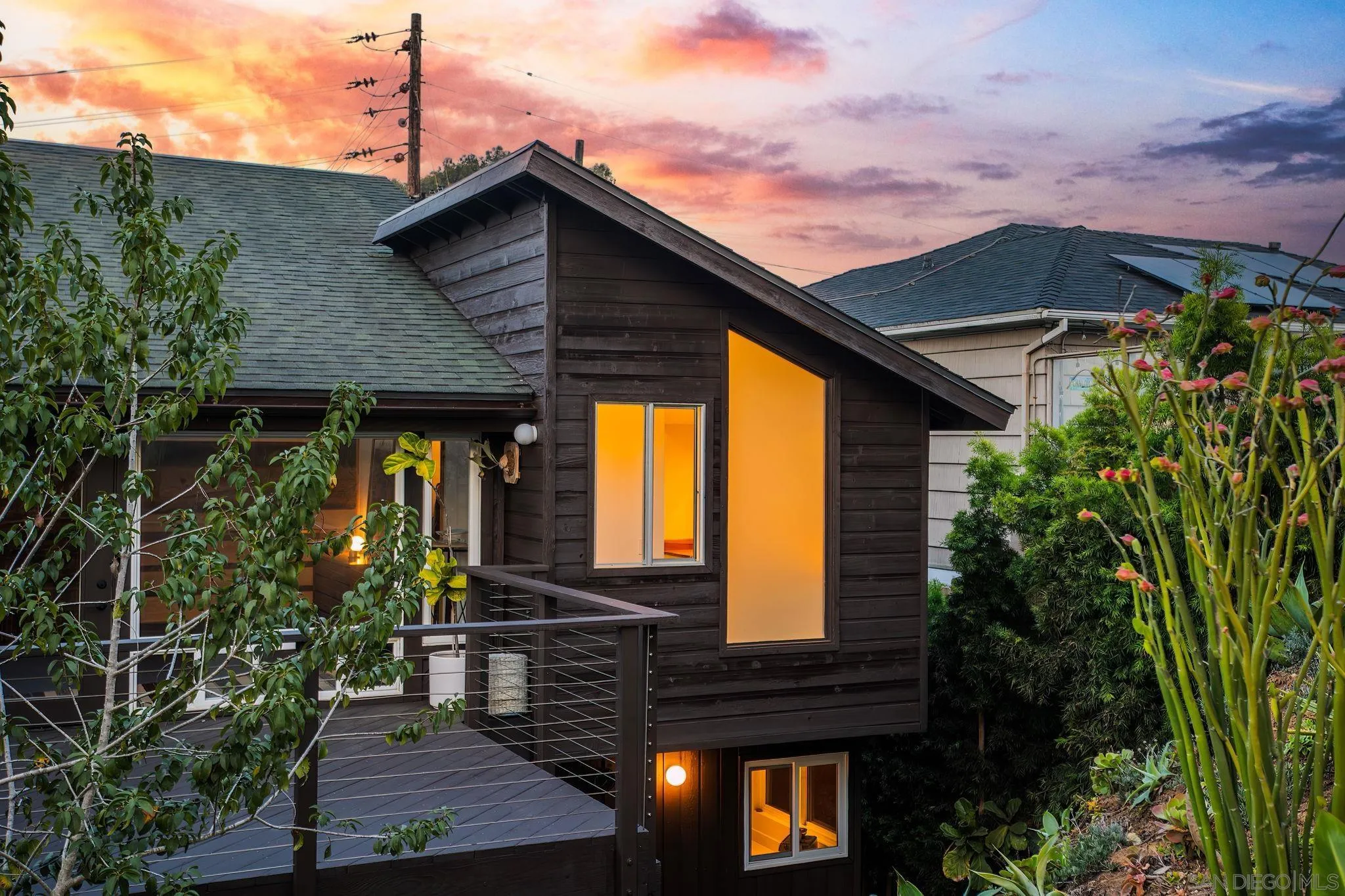 https://cdn.realtyfeed.com/cdn/127/250043946/5b12ac4708e8105294a5e1b35e023b42.webp