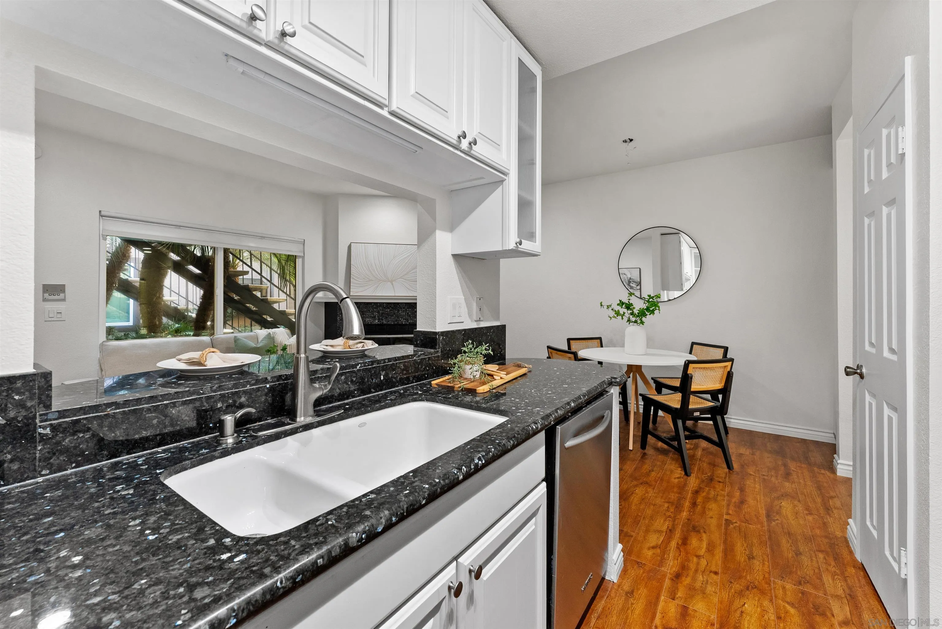 https://cdn.realtyfeed.com/cdn/127/250043947/bb294a001bc619b81a00185f794081bc.webp