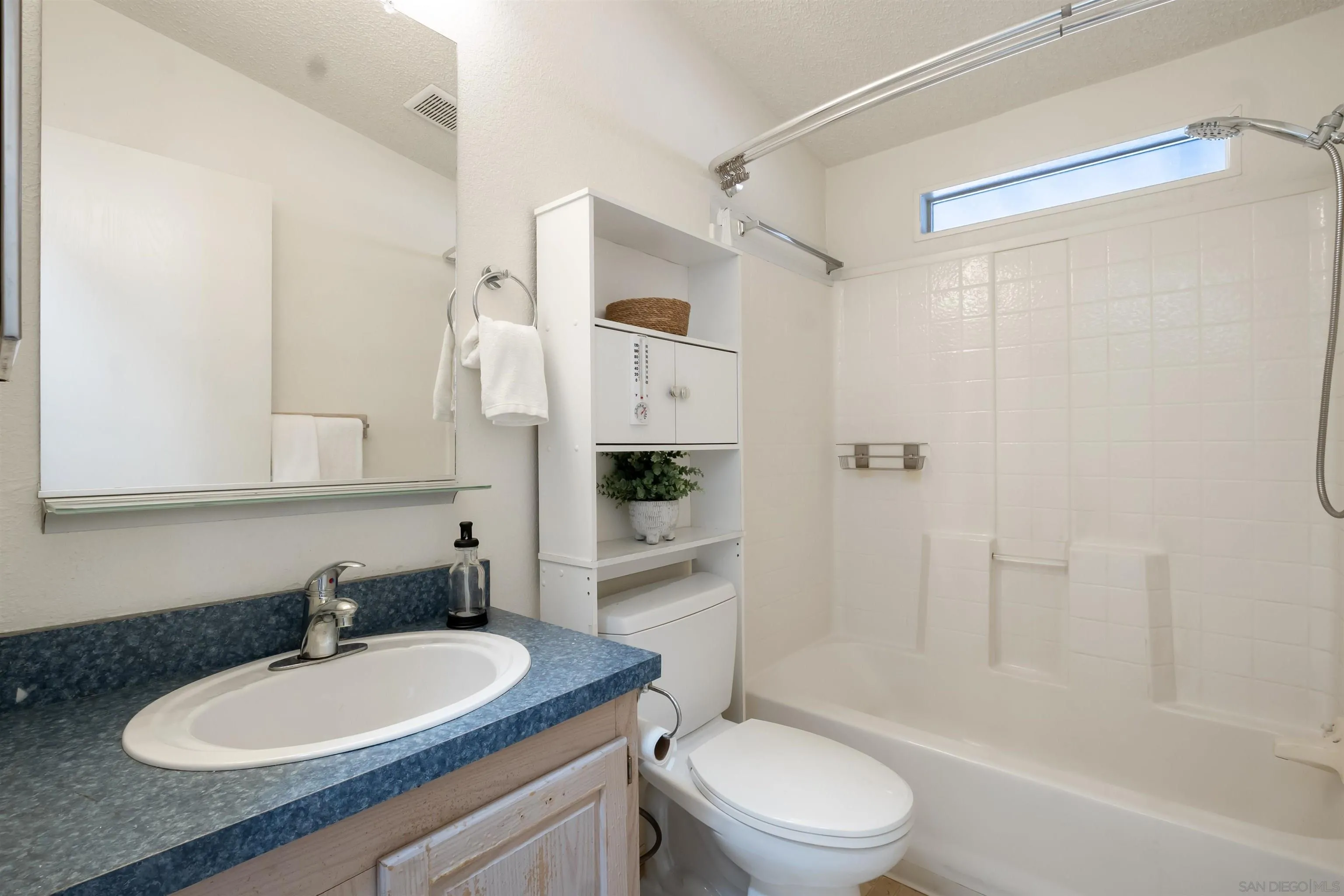 https://cdn.realtyfeed.com/cdn/127/250043950/ed0a3ac144925604ce866c58e5323475.webp
