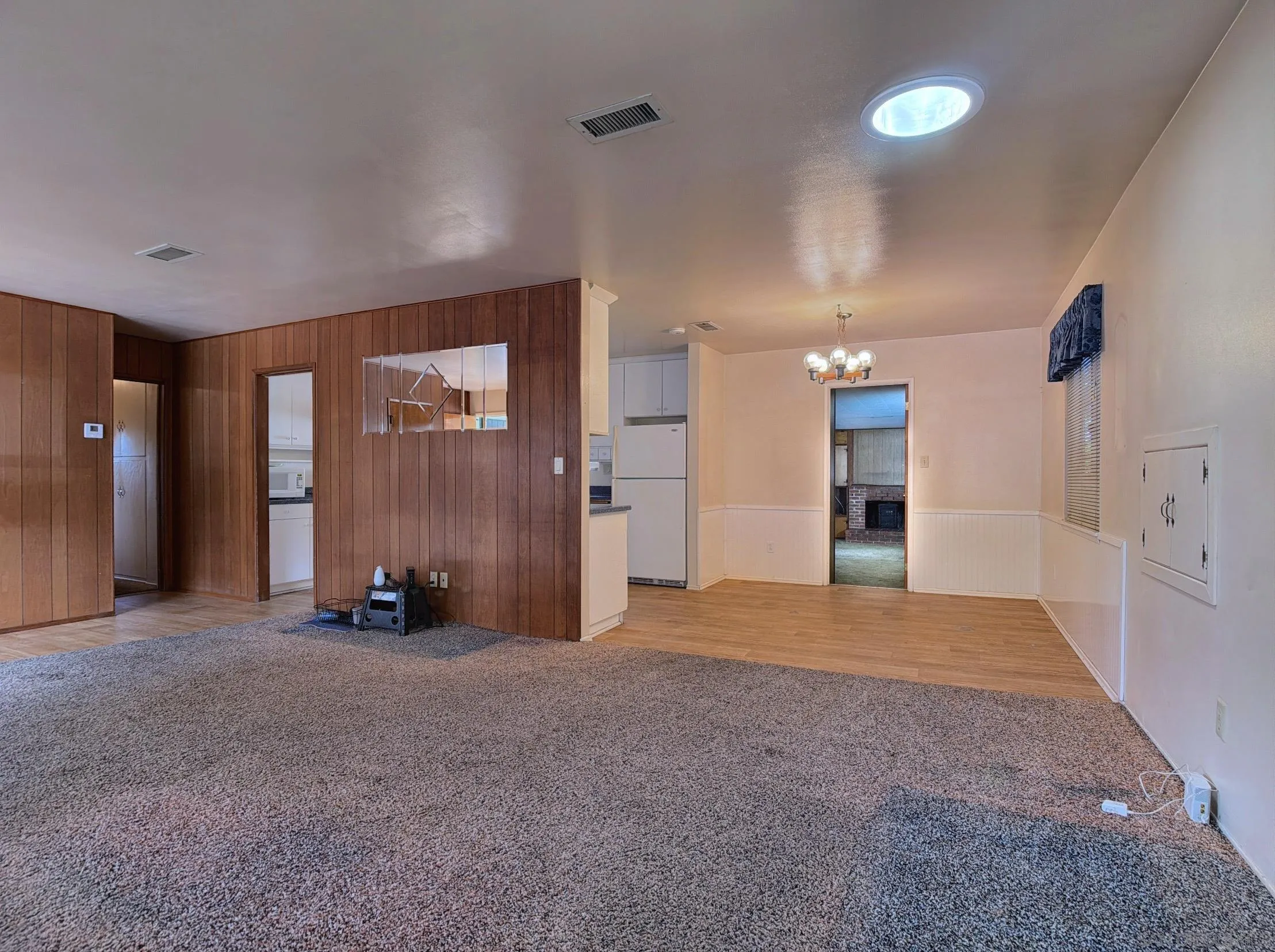 https://cdn.realtyfeed.com/cdn/127/250043951/3cb1a5c4b19d1c54a7325bf892704936.webp