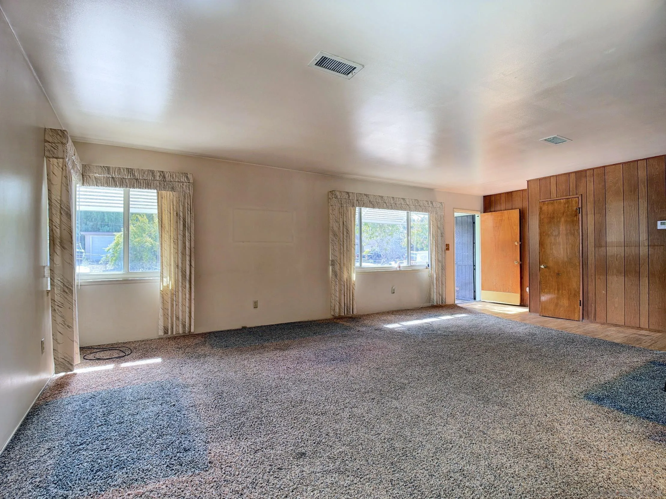 https://cdn.realtyfeed.com/cdn/127/250043951/4f37ee16be546d3e056d941061cba7b2.webp