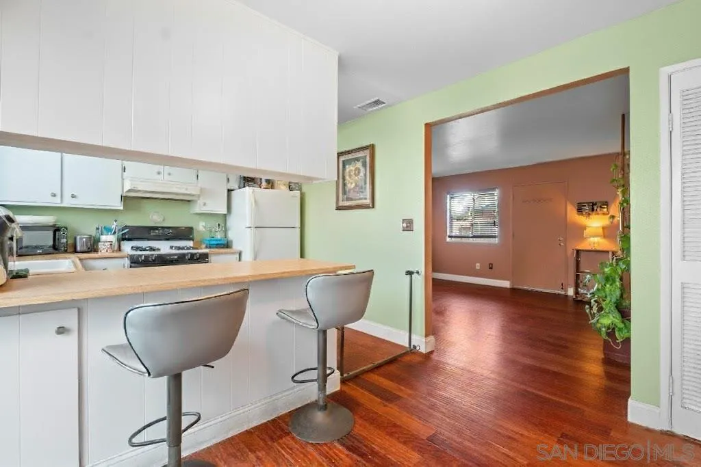 https://cdn.realtyfeed.com/cdn/127/250043955/6b5d8c7cc833319893e9061cd8d04d00.webp