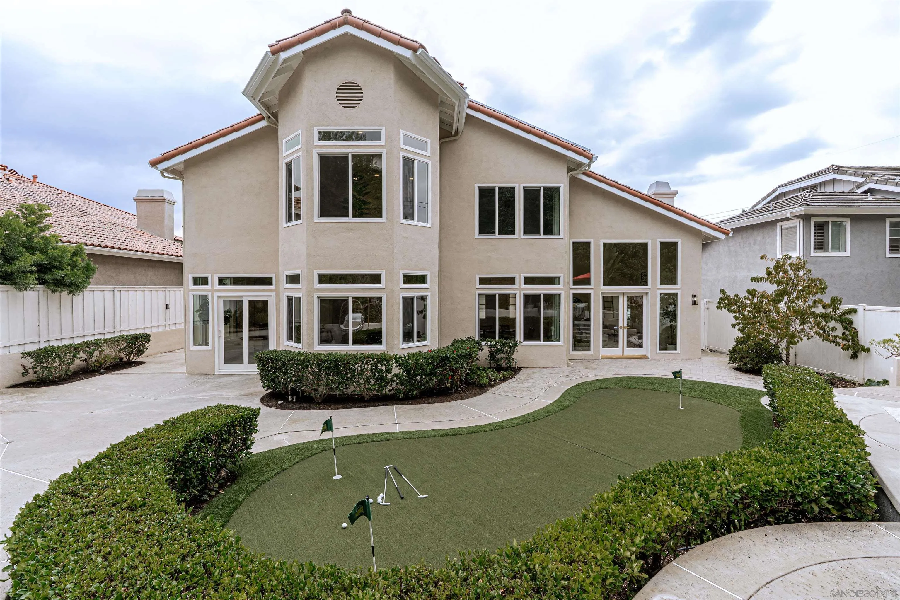 https://cdn.realtyfeed.com/cdn/127/250043988/1180b8cc138c36b668155ba0783d8283.webp