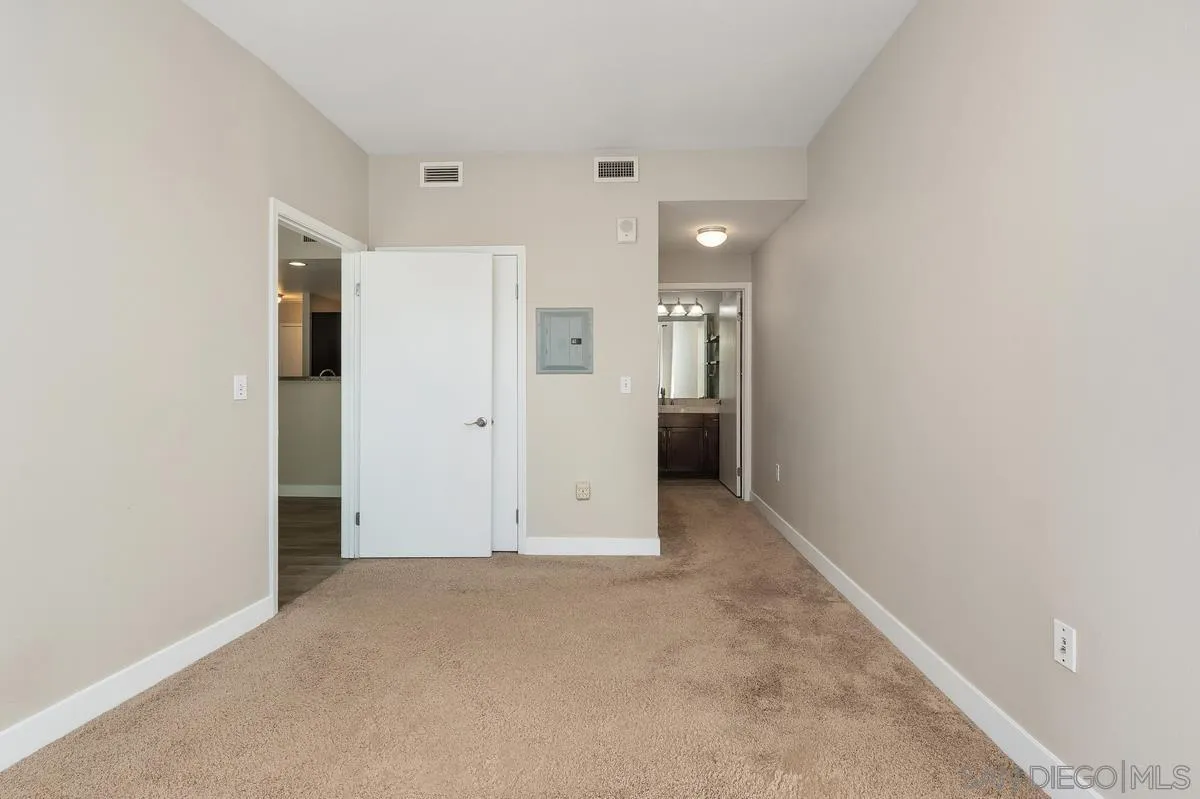 https://cdn.realtyfeed.com/cdn/127/250043995/2c1599154fe9f42ba6801f5317891373.webp