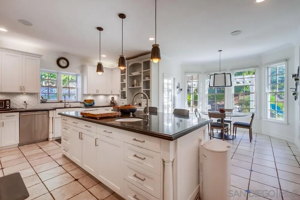 https://cdn.realtyfeed.com/cdn/127/250044001/c1b33012cec14f1ace3581bc66fcc888.webp