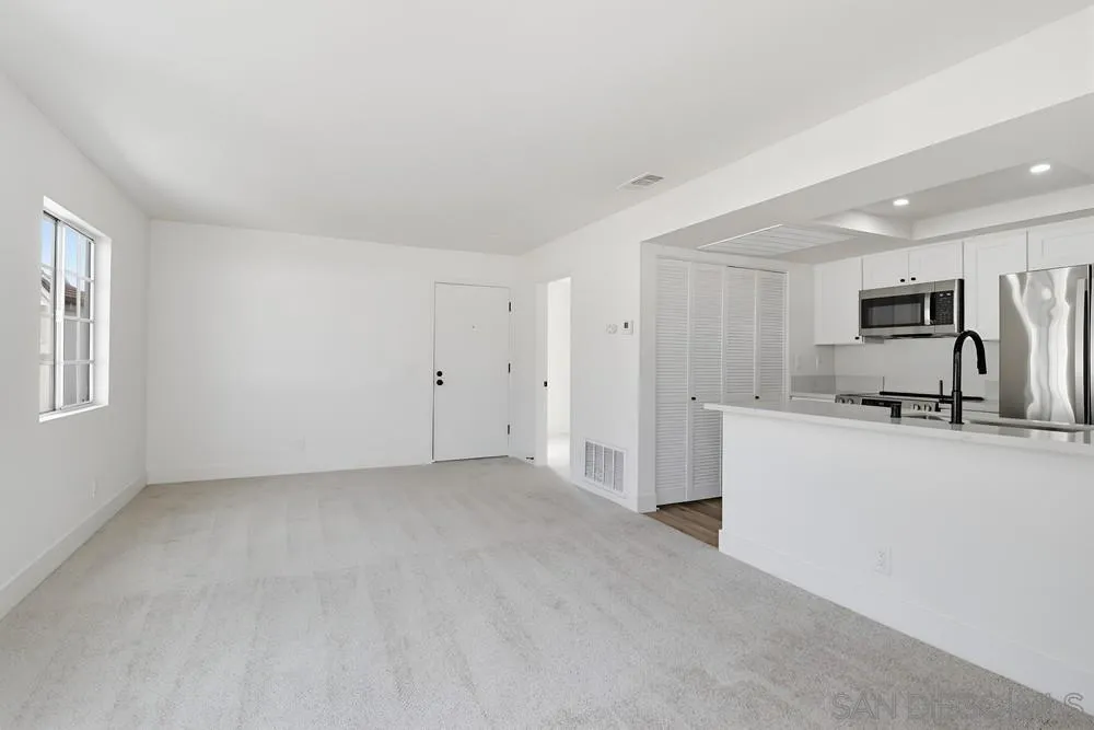 https://cdn.realtyfeed.com/cdn/127/250044011/fac120d4b9a19213b715f25671471abf.webp