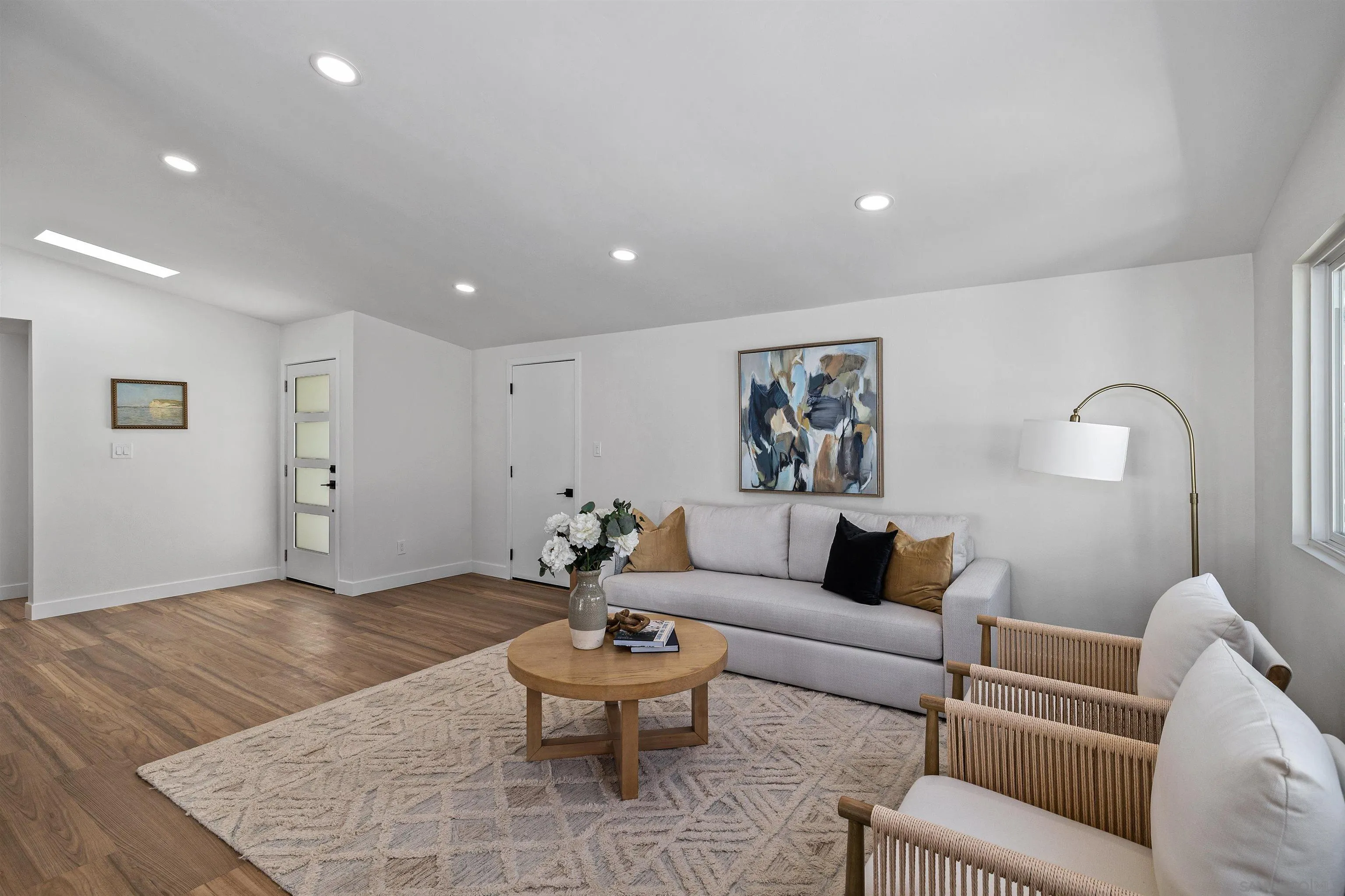 https://cdn.realtyfeed.com/cdn/127/250044013/323281800d51d3b12c37c9717cbff212.webp