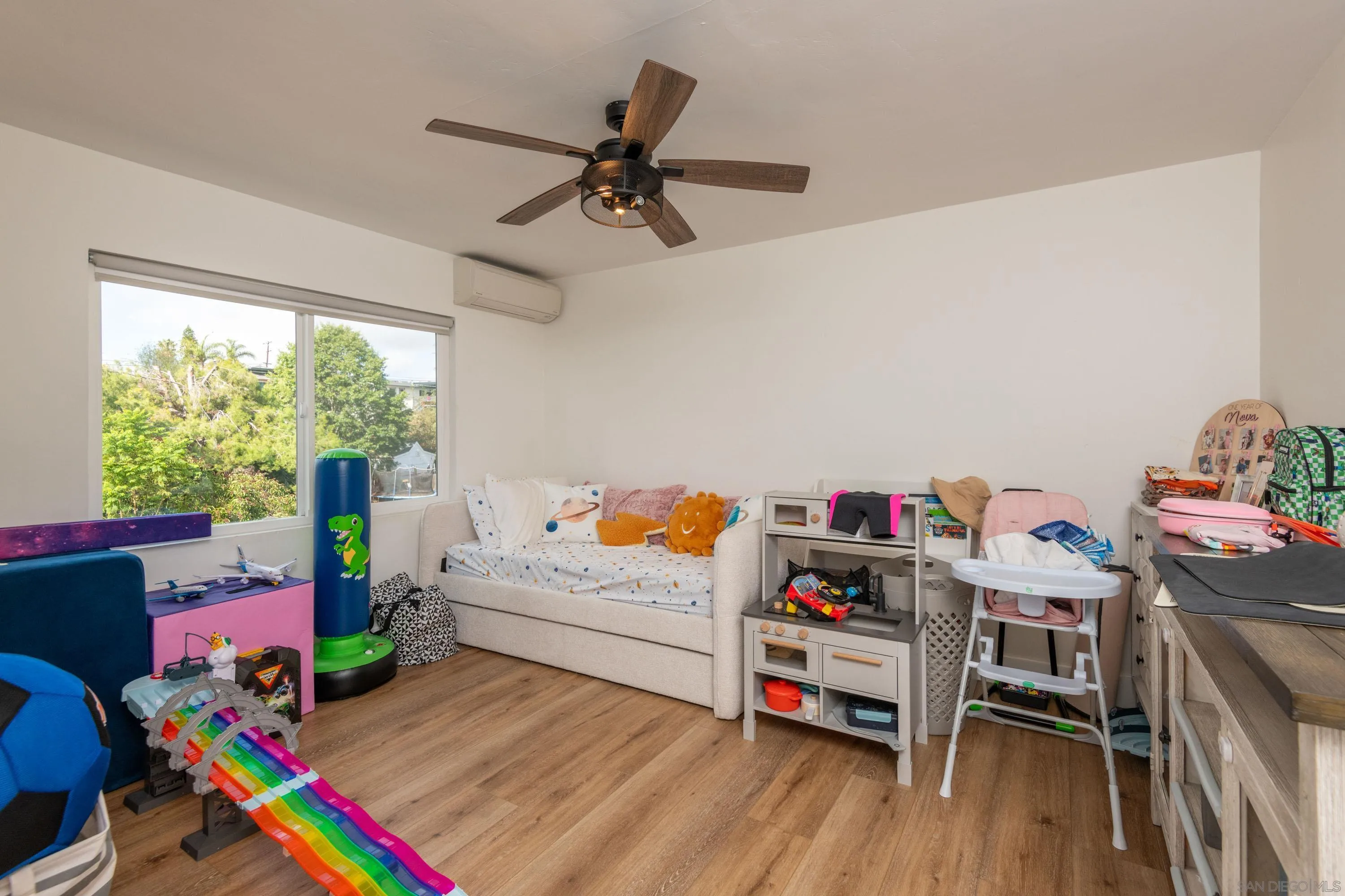 https://cdn.realtyfeed.com/cdn/127/250044032/c6f05128f61ca2748c4f5a40c9c1f1e9.webp